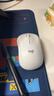 罗技（Logitech）M221 轻音鼠标 无线鼠标 办公鼠标 对称鼠标 带无线微型接收器 米白色 实拍图