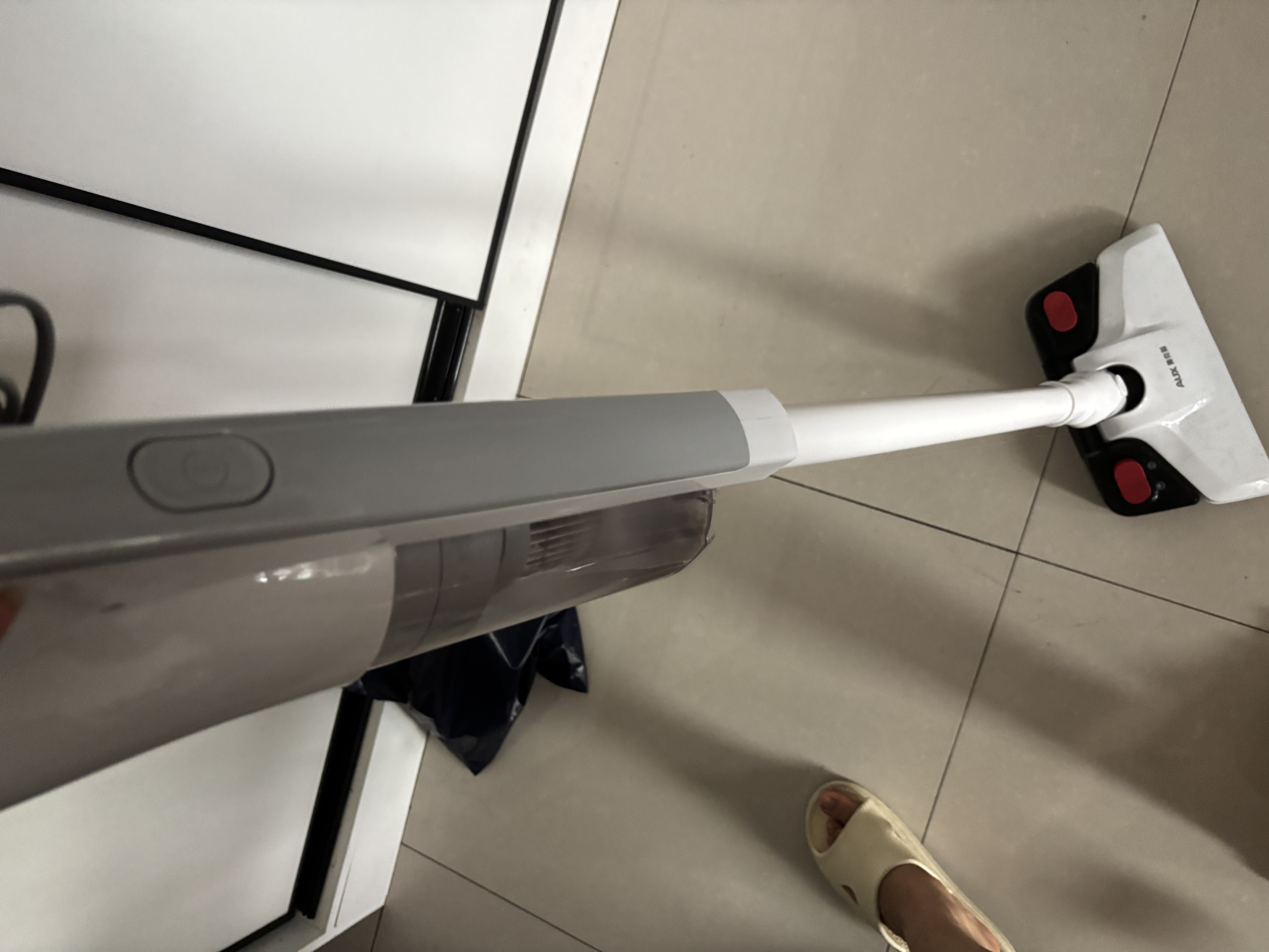 奥克斯（AUX）手持吸尘器家用 700W 大功率 17000Pa 大吸力 轻便吸拖一体车载地毯除尘多重过滤吸尘机 AXS-927 顶配版 【除螨刷 + 湿拖刷 +九件套配件+强推】 实拍图