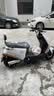 永久电动摩托车 大踏板长续航智能解锁新国标外卖通勤电摩72V20Ah 酷牛系列 极地白【6期免息】 实拍图