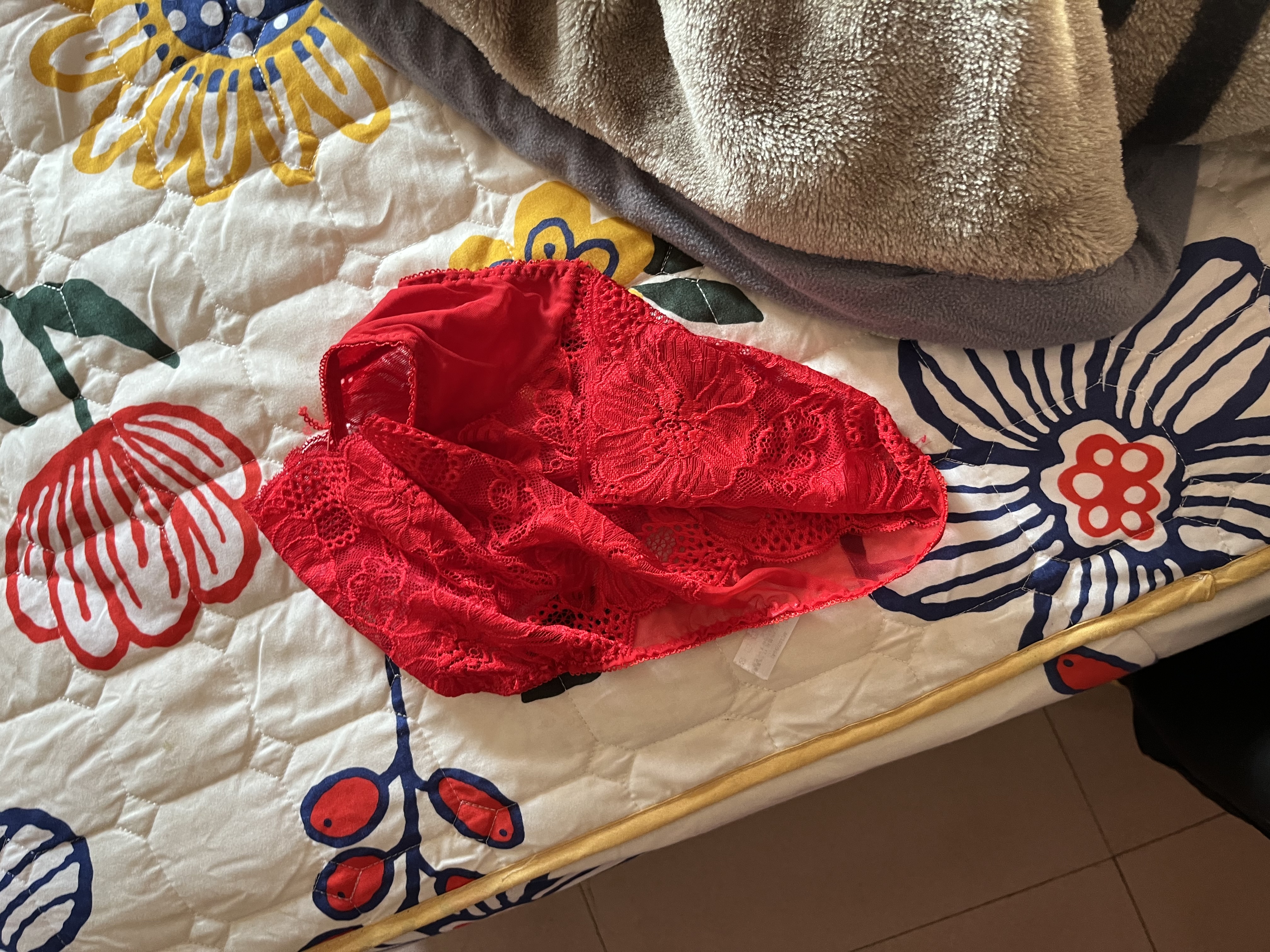 安致儿 女士内裤女蕾丝性感中腰三角裤透明无痕大码女内裤棉质裆底裤 【曼妙蕾丝 4条】白色+黑色+紫色+红色 （7310） M (建议80-100斤) 实拍图