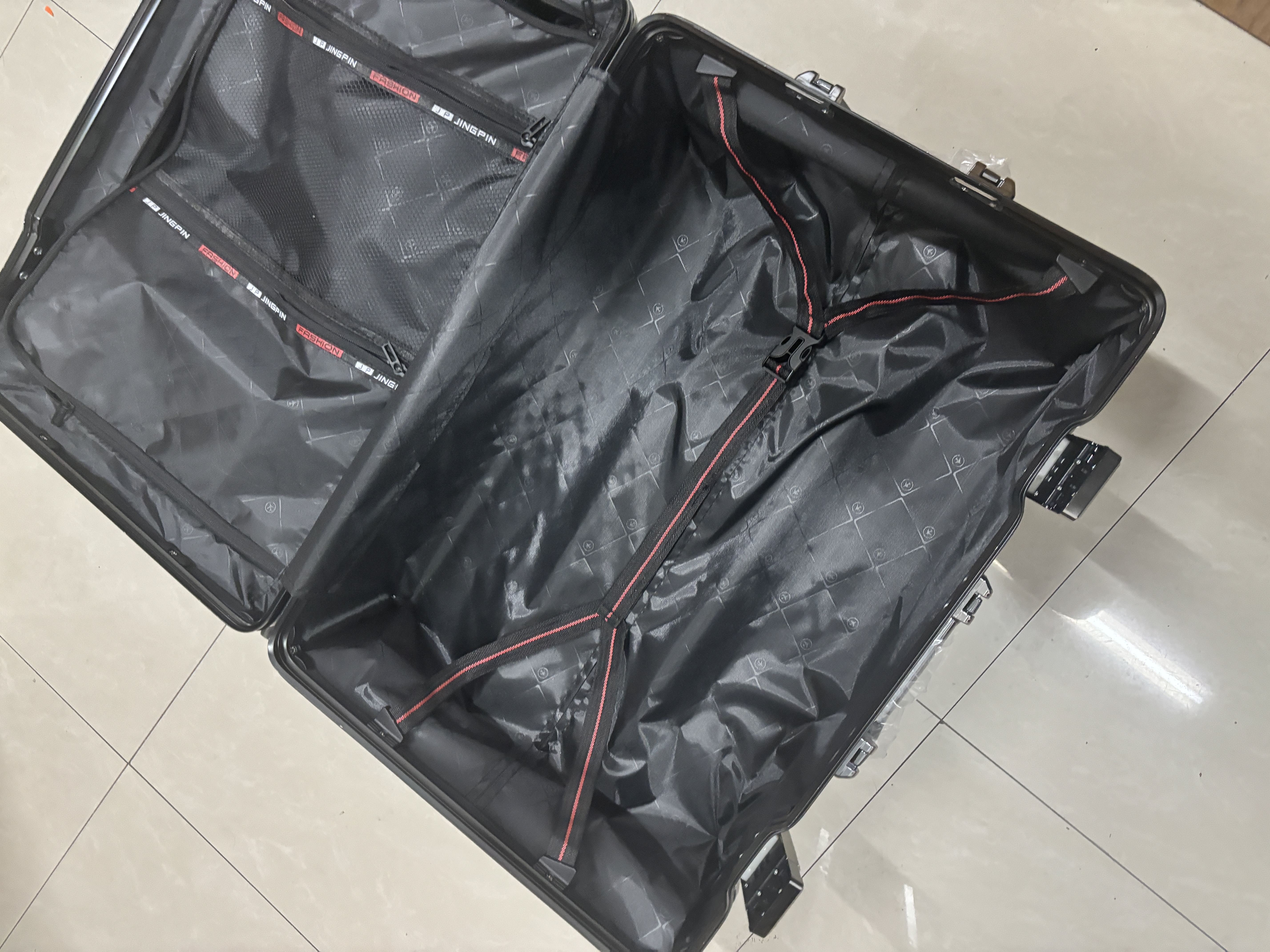 双星行李箱28寸大容量箱男女学生拉杆箱三七开铝框旅行箱密码箱皮箱子 商务灰【加厚合金铝框+37开加厚加深】明日达 24英寸 【多功能顶配款】可充电/送货上门 实拍图