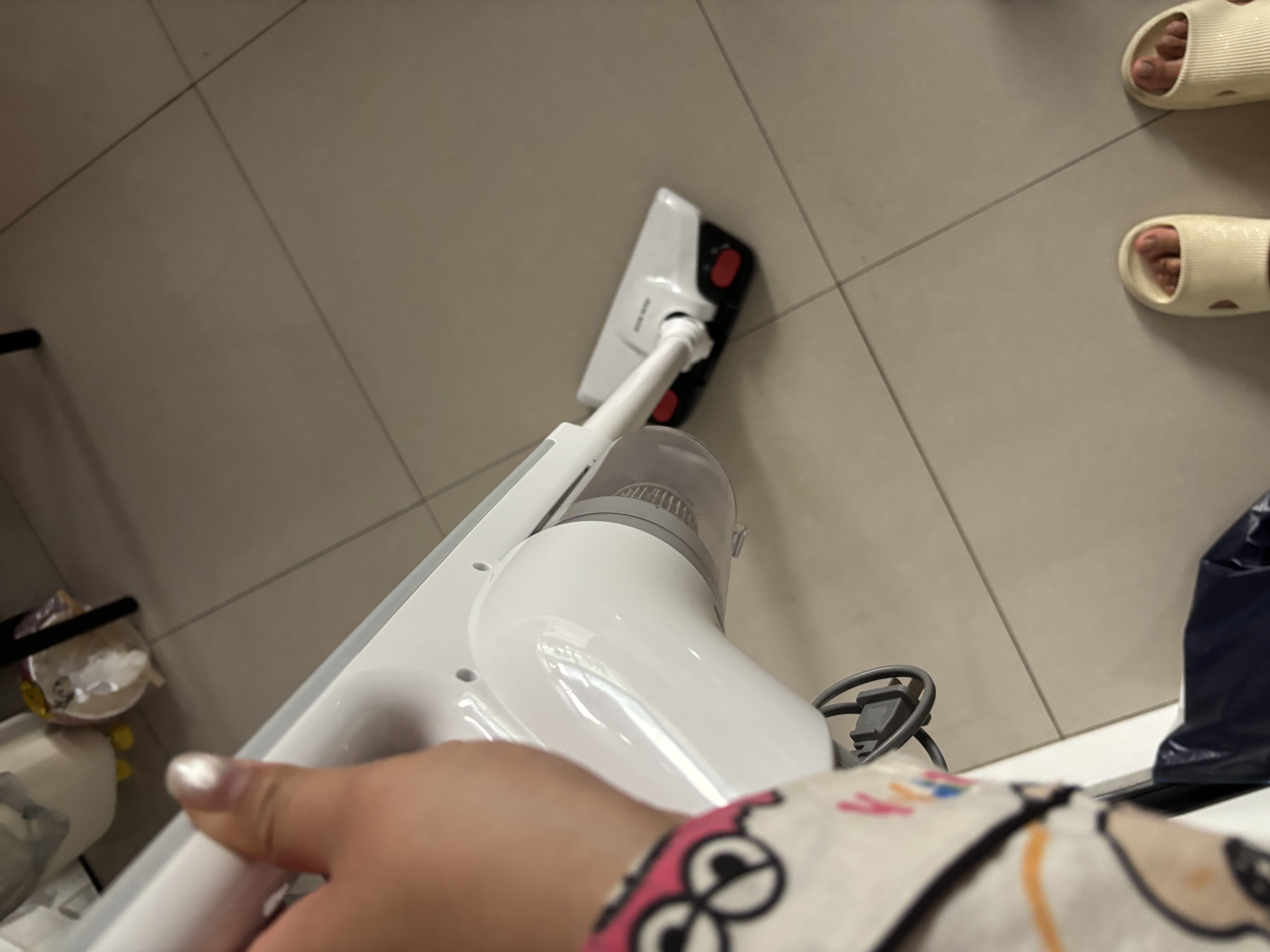 奥克斯（AUX）手持吸尘器家用 700W 大功率 17000Pa 大吸力 轻便吸拖一体车载地毯除尘多重过滤吸尘机 AXS-927 顶配版 【除螨刷 + 湿拖刷 +九件套配件+强推】 实拍图