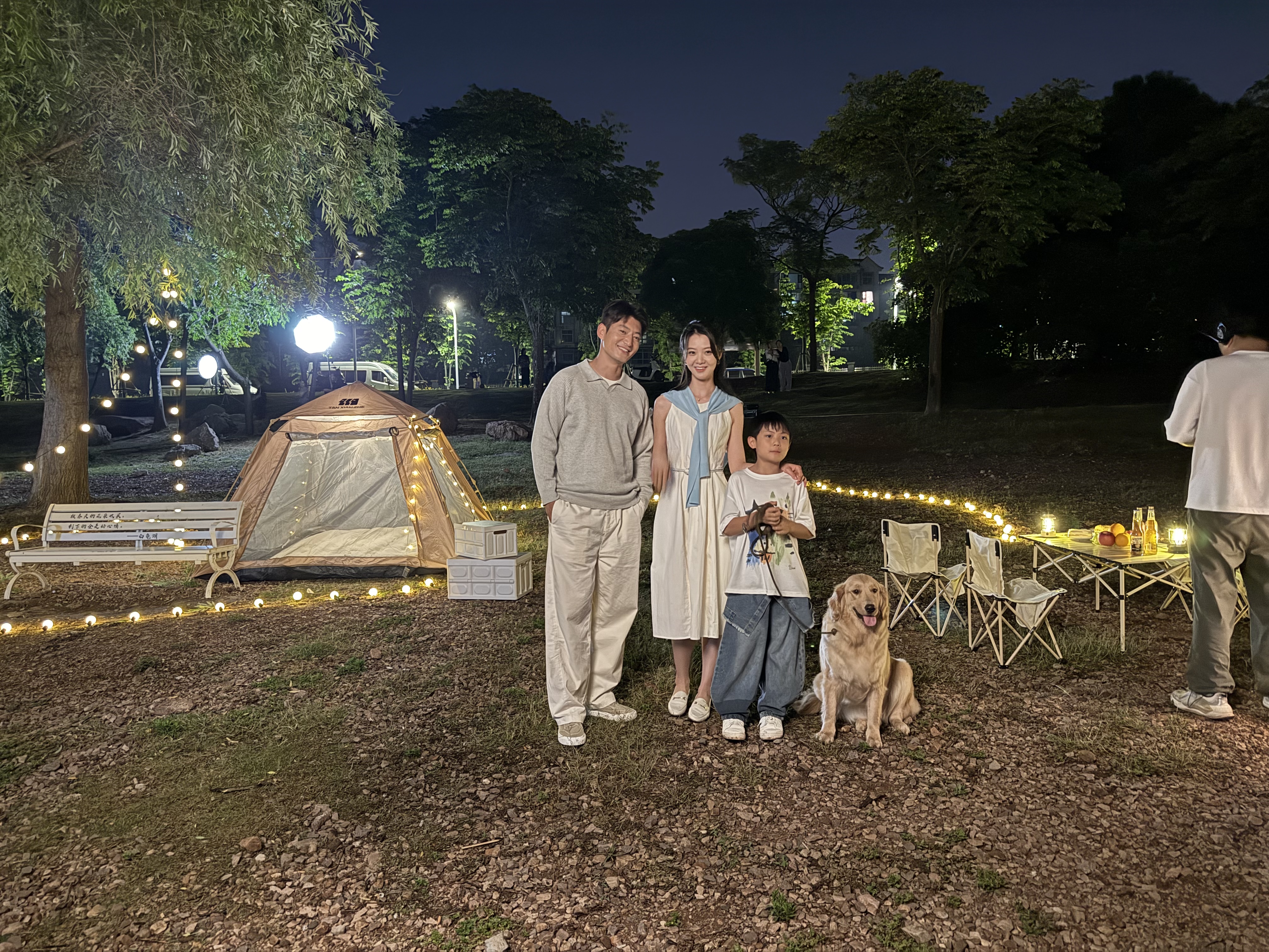 探险者（TAN XIAN ZHE）帐篷户外露营防雨过夜5-8人超大帐篷3人-4人遮阳帐篷天幕二合一 【全家桶一套配齐】5-8人露营 实拍图