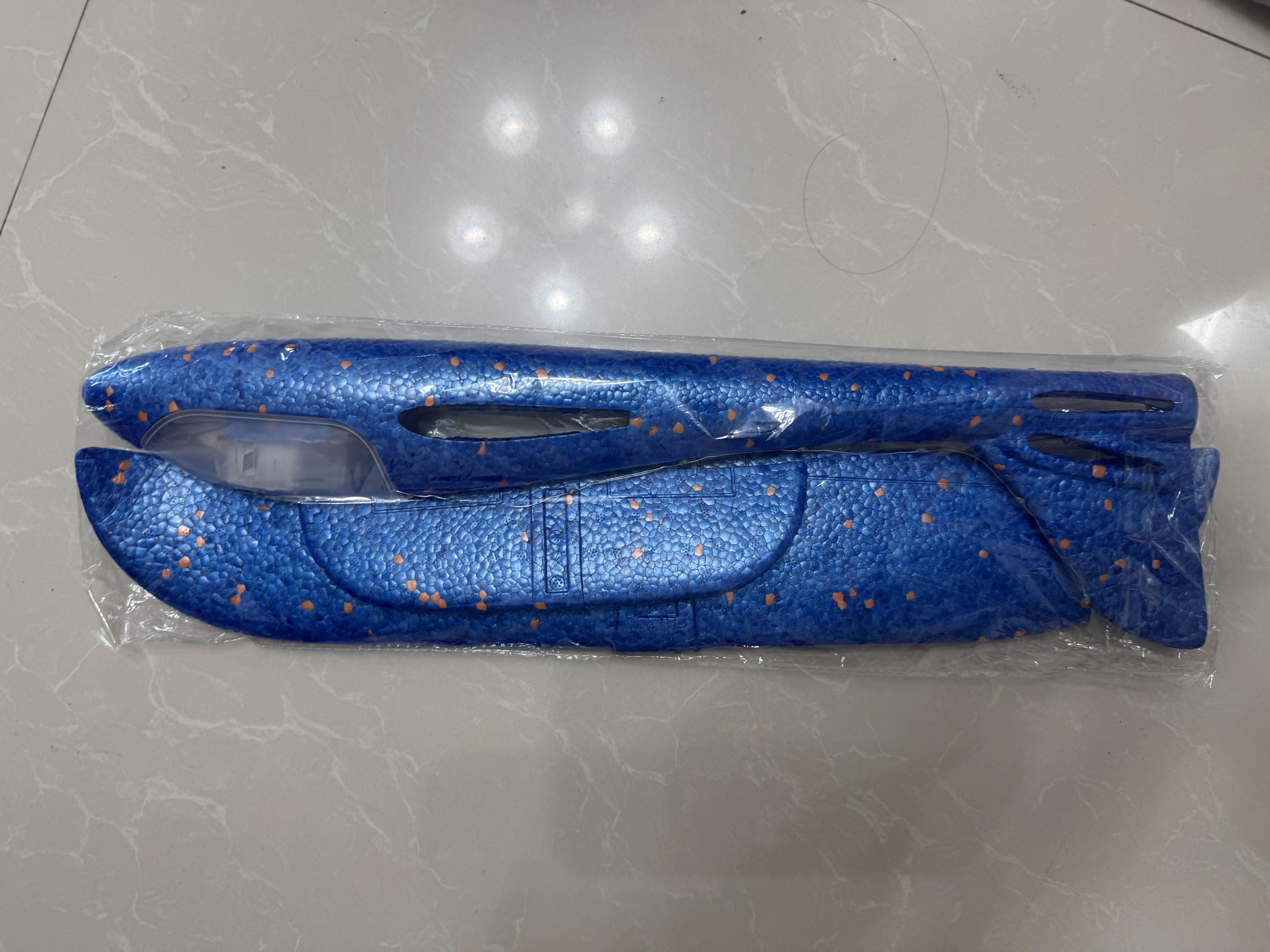 现货批发泡沫飞机升级版超轻手掷手抛航模儿童投掷滑翔机户外亲子 机身灯-蓝色 48cm手抛飞机 实拍图