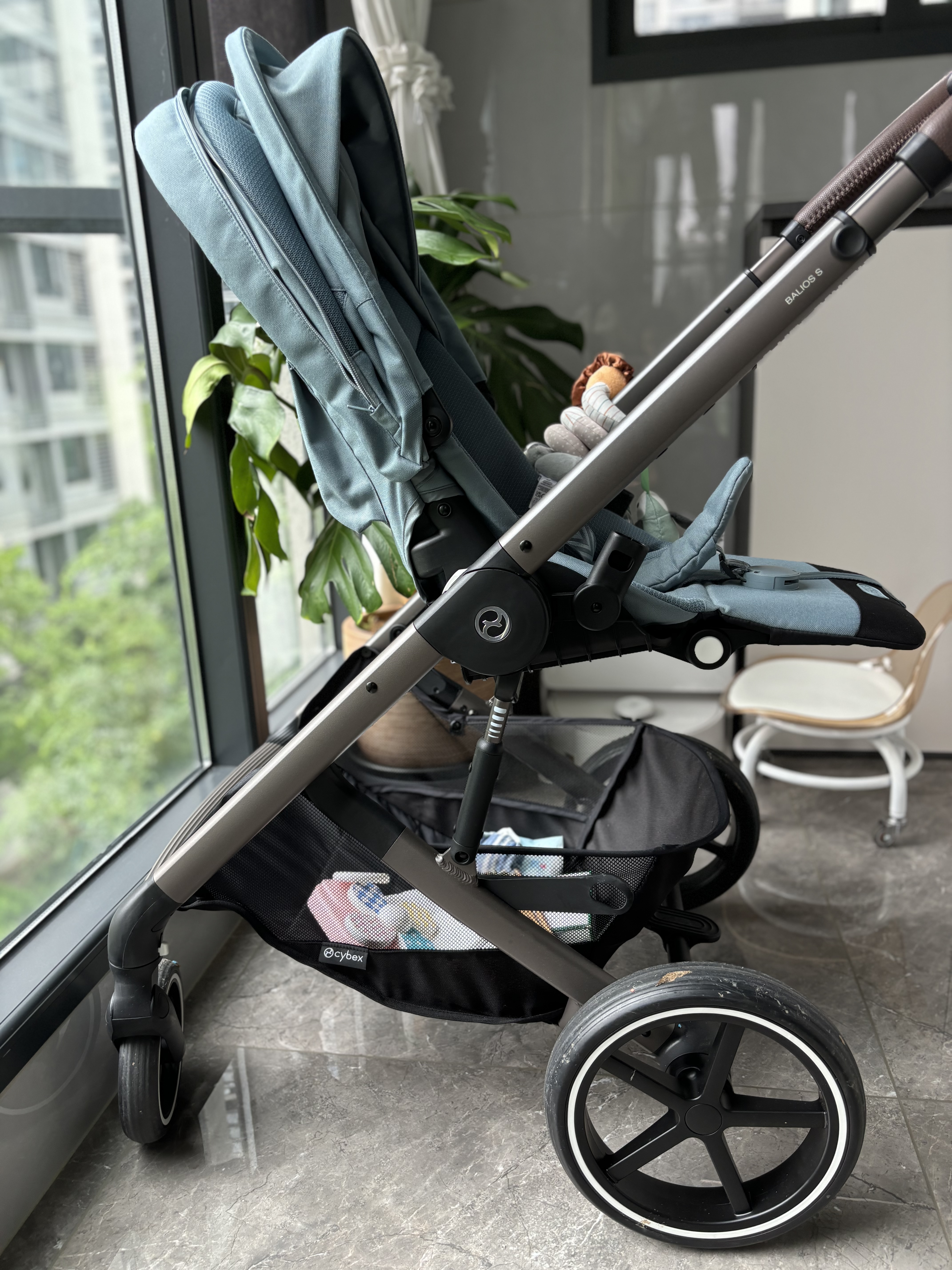 Cybex婴儿推车BALIOS S LUX四轮避震可折叠双向可坐可躺宝宝推车 风暴蓝NEW 实拍图