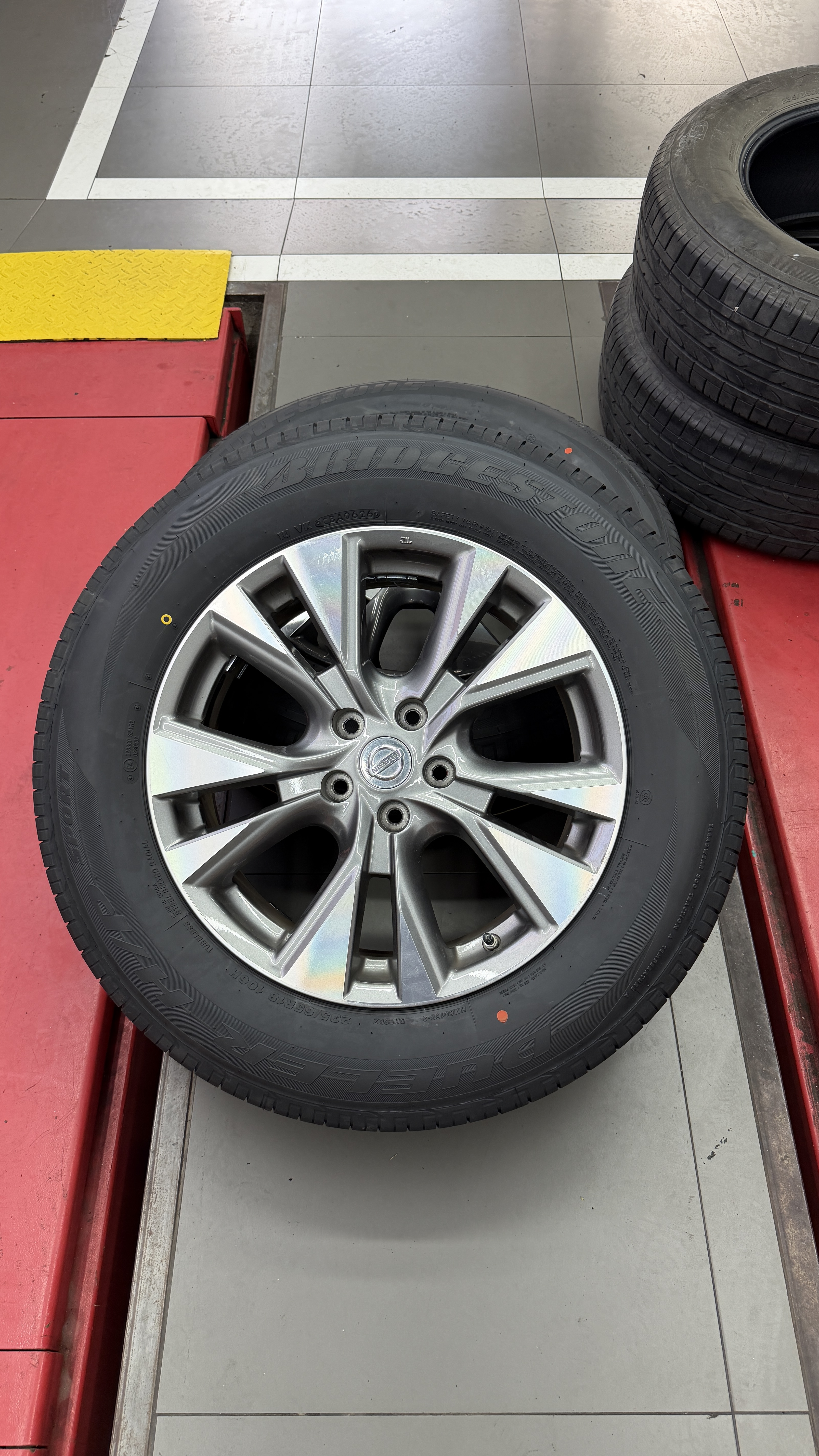 普利司通（Bridgestone）汽车轮胎 235/65R18 106H H/P SPORT 原厂配套楼兰 实拍图