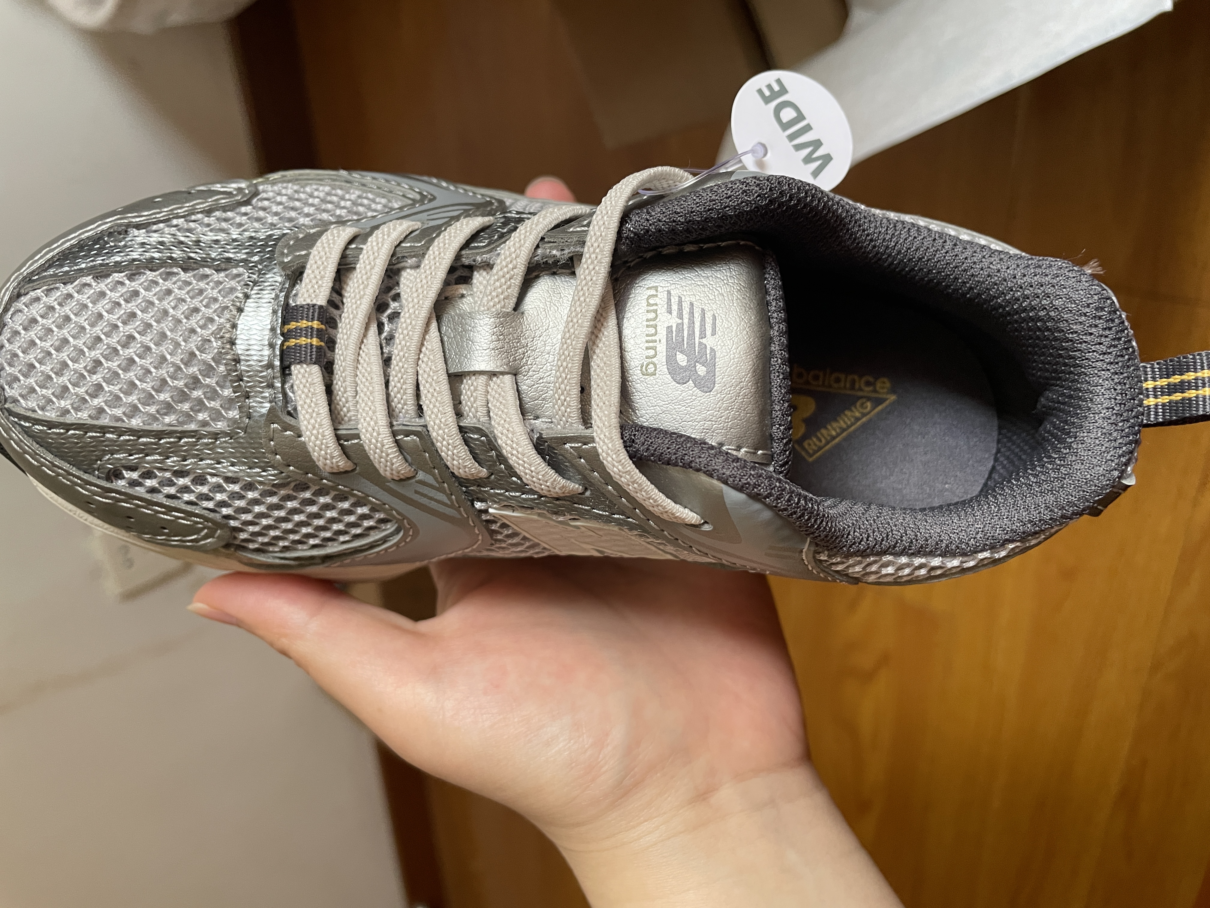 NEW BALANCE童鞋 4-7岁中童春季潮酷Y2K运动休闲鞋MR530KMW 实拍图