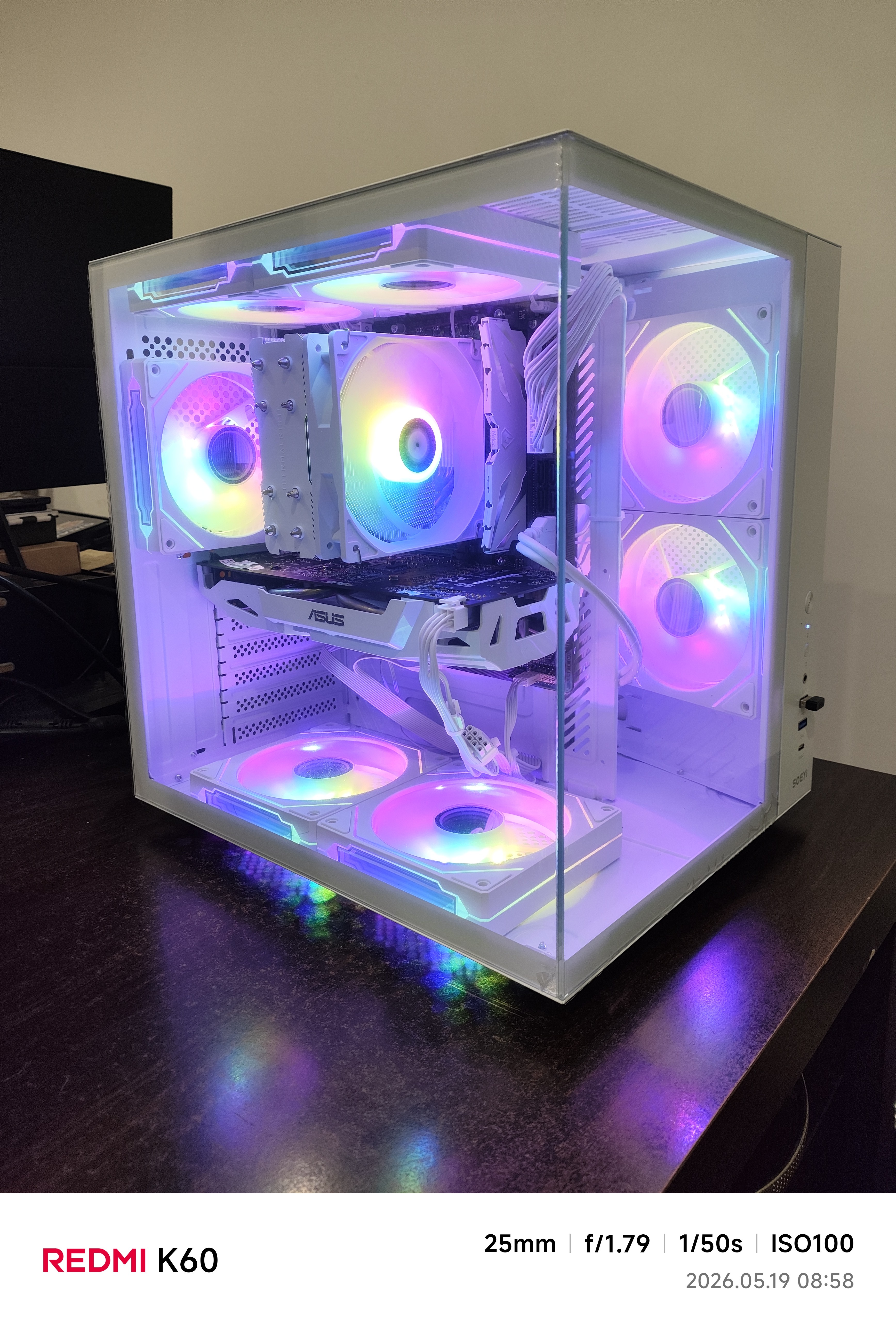 硕一鲲鹏CH2+ CH3+台式机电脑ATX主机箱白色侧透曲面弯玻海景房小尺寸机箱壳游戏电竞240水冷散热 【直角玻璃】鲲鹏CH2 白 实拍图