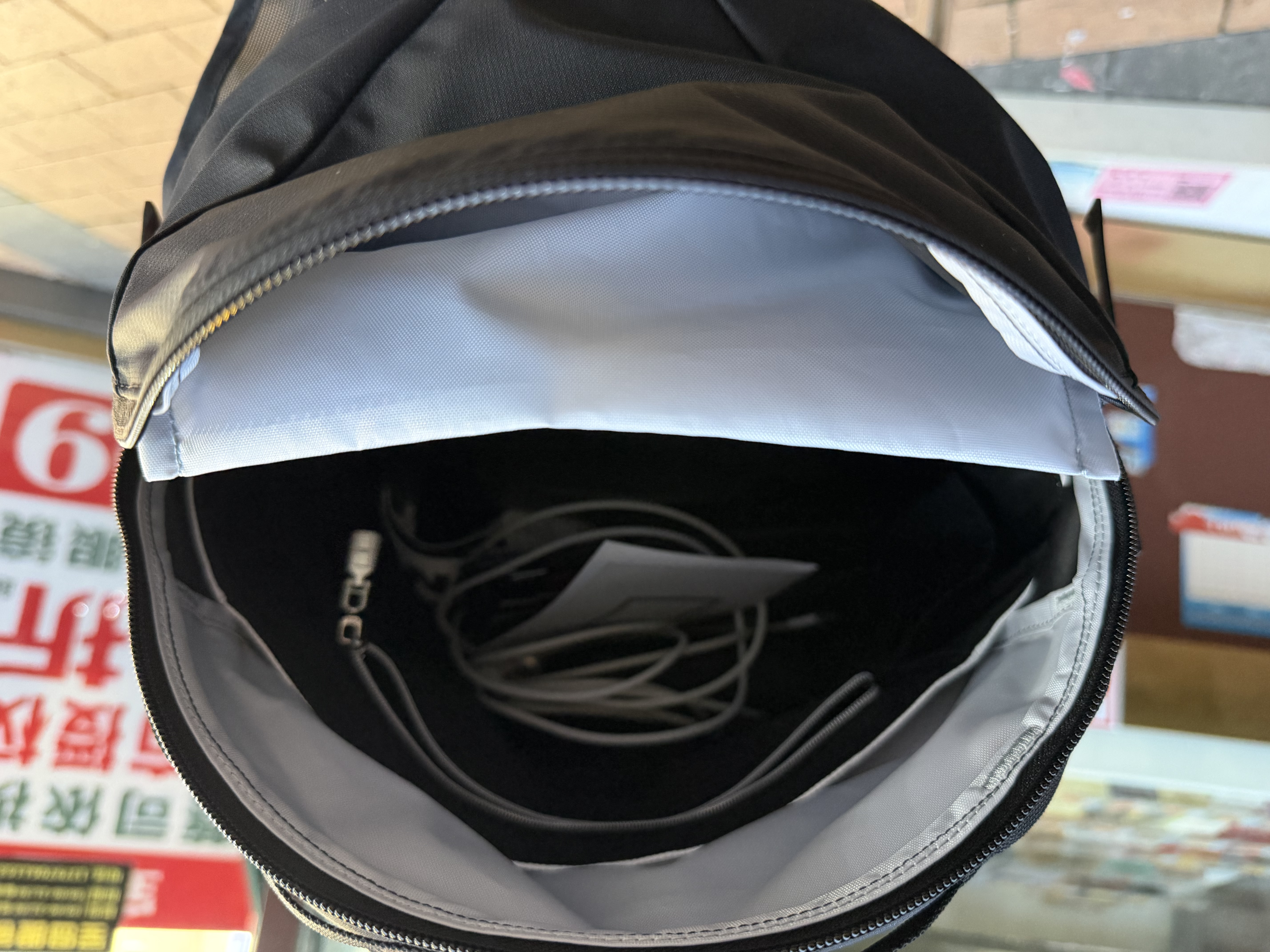 梵积企划现货适用始祖鸟Heliad15L双肩包杜邦纸内胆包防水防塌轻薄收纳袋 轻挺款【黑色】内拉链+水杯带(3.0版) 实拍图