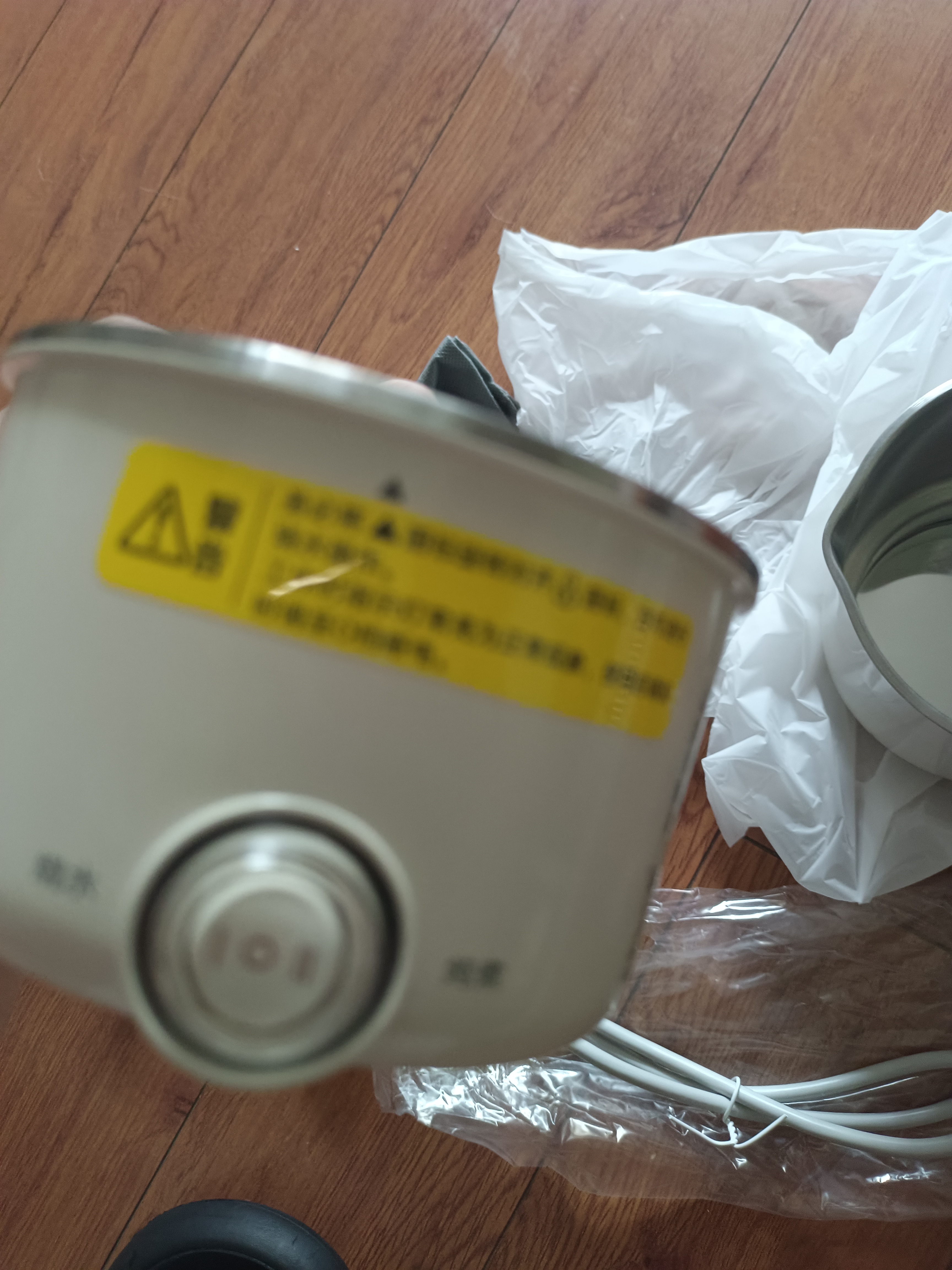 美的（Midea）便携式烧水壶 电水壶热水壶折叠水壶恒温壶 316L不锈钢水壶迷你烧水杯旅行出差家用 0.8L 全钢可拆卸折叠宿舍两用 实拍图