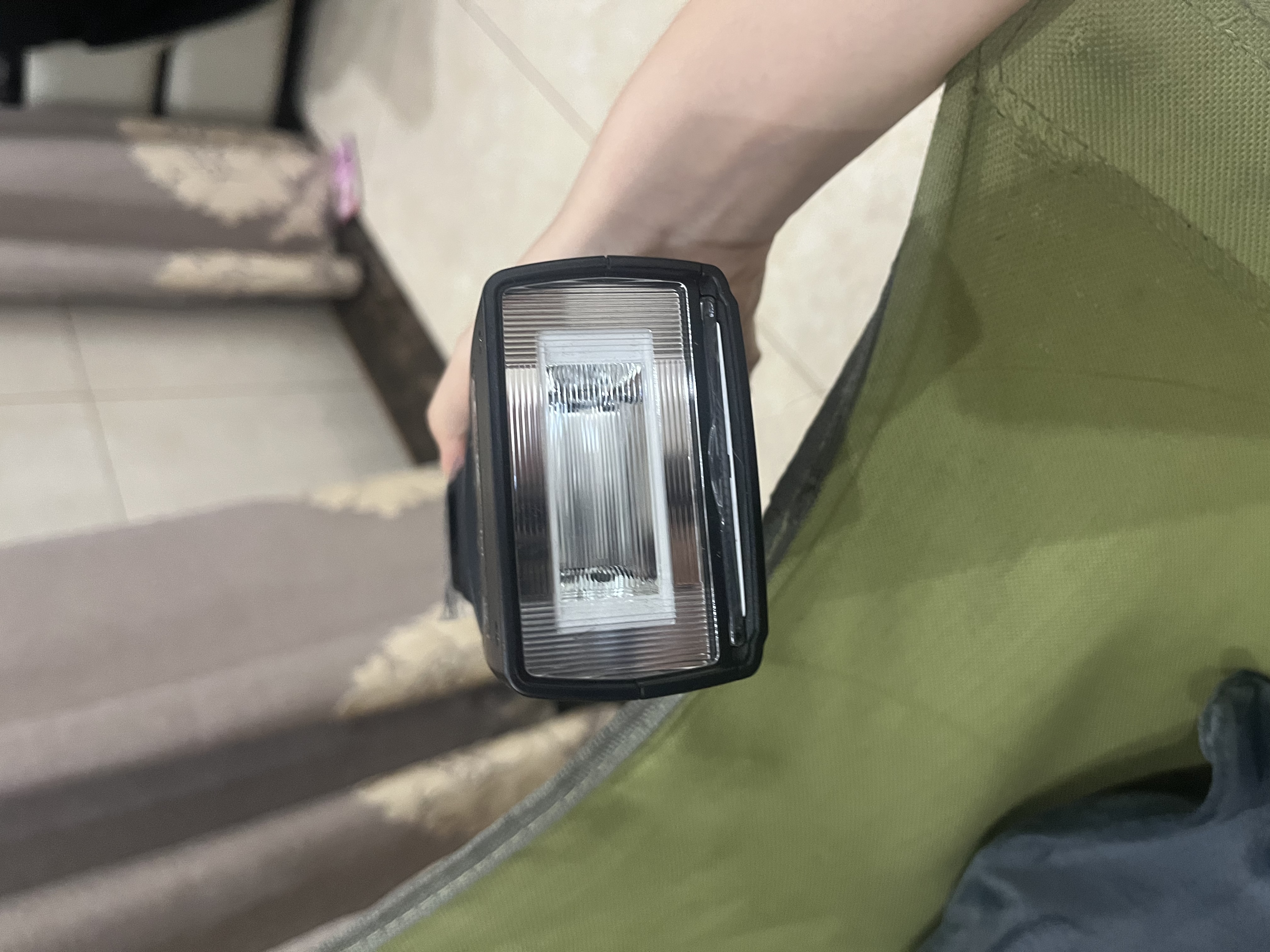 神牛 闪光灯 tt520II 二代 机顶闪光灯 微单反闪光灯 通用型 外置离机 热靴闪光灯 户外闪光灯 外拍灯 TT520II二代【不含电池，店铺可拍】 标配 实拍图