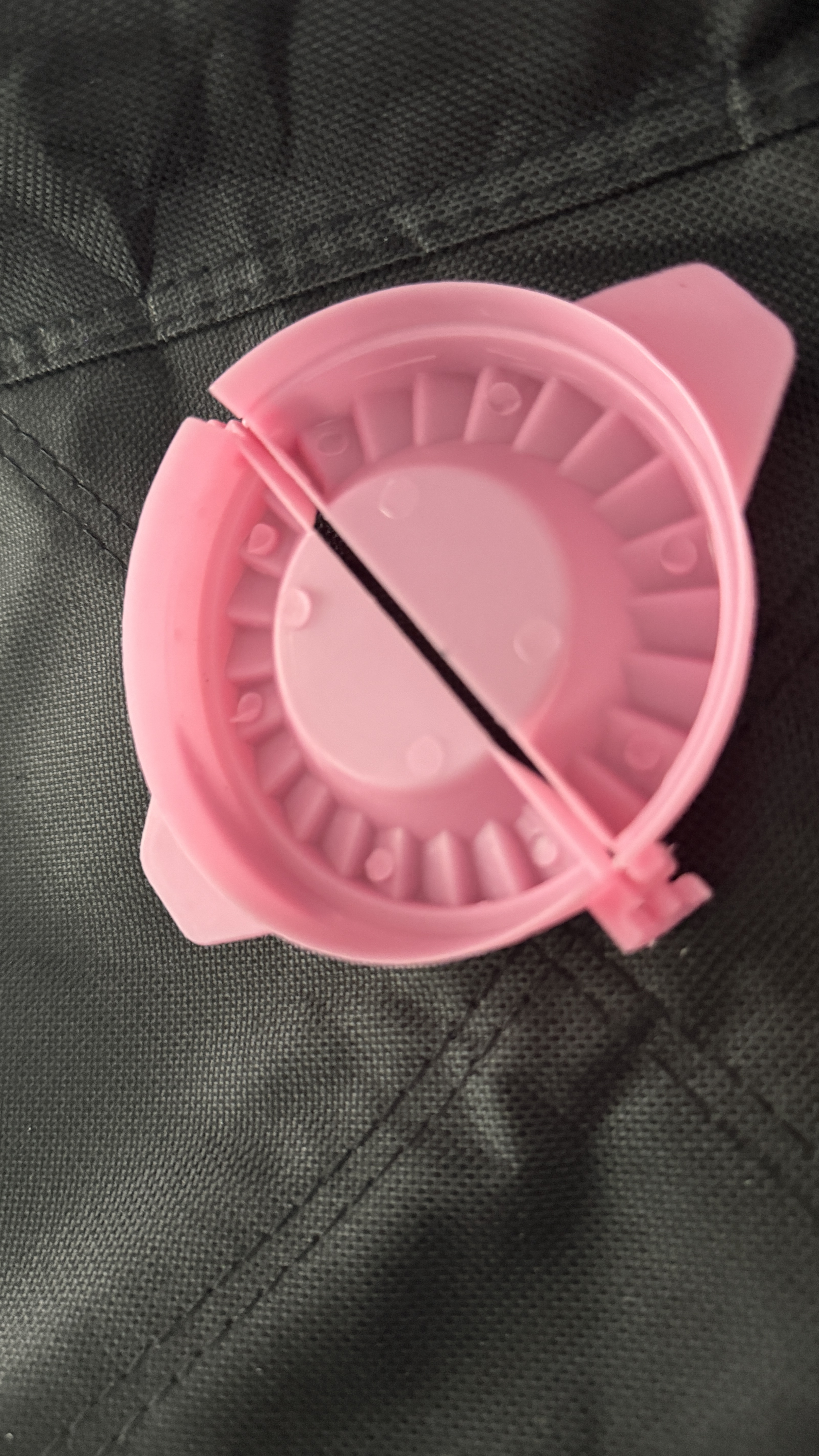 【限拍2单】厨房小电配件包饺子神器 厨房小工具饺子模具创意厨房水饺子模具厨房饺子器 包饺子器随机色1个装 实拍图