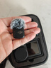 大疆 DJI Mic Mini 发射器（碳素黑）迷你无线降噪纽扣式领夹麦克风采访直播vlog收音麦 实拍图
