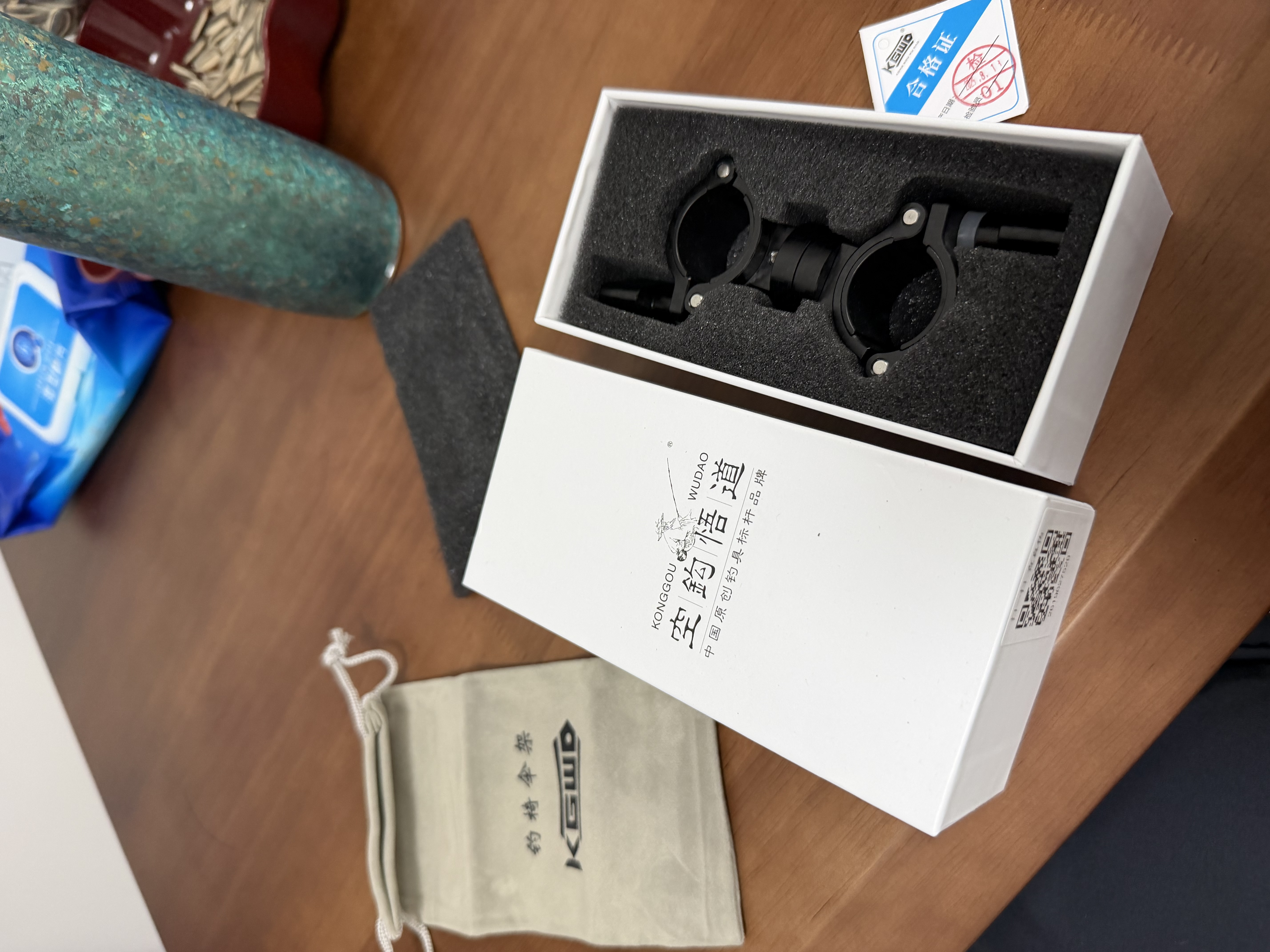 空鈎悟道空钩悟道碳纤纹钓椅配件通用型万向炮台座多功能伞架鱼竿饵料支架 钓椅伞架-碳纤纹 实拍图