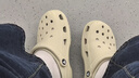 卡骆驰（CROCS）檀健次同款经典洞洞鞋轻便百搭女沙滩鞋包头拖鞋男鞋|10001 骨白色-2Y2(含智必星) 39 (240mm) 实拍图
