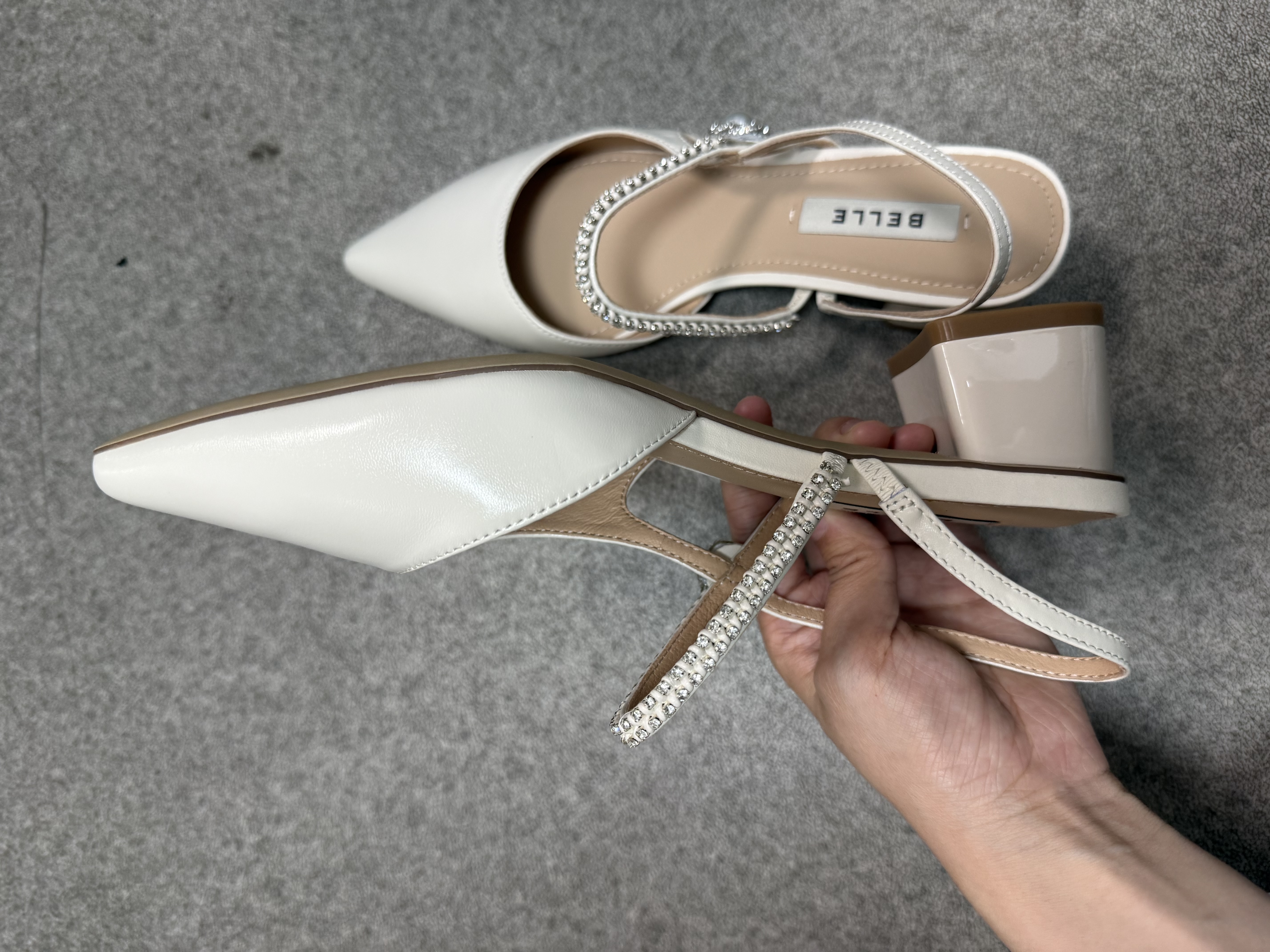 百丽（Belle）气质高跟包头凉鞋女2026夏新款商场羊皮闪钻带凉鞋F5F1DBH6 米白 38 (240mm) 实拍图