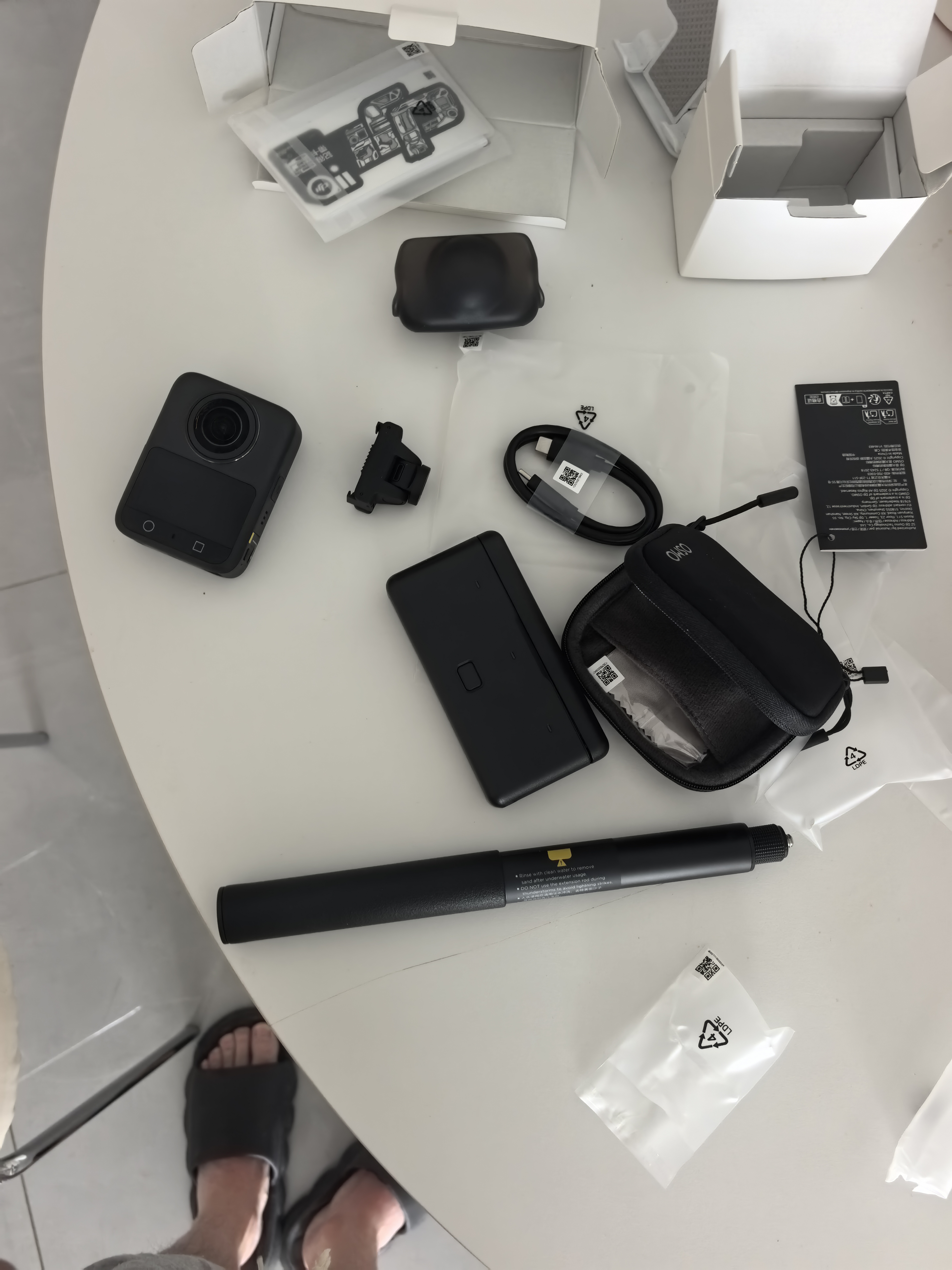 大疆（DJI）Osmo 360 全景运动相机 8K高清防抖防水摩托车骑行潜水滑雪旅行手持便携式vlog摄像机 Osmo360畅拍套装【赠配件礼包】 标配（不含随心换） 现货速发 实拍图