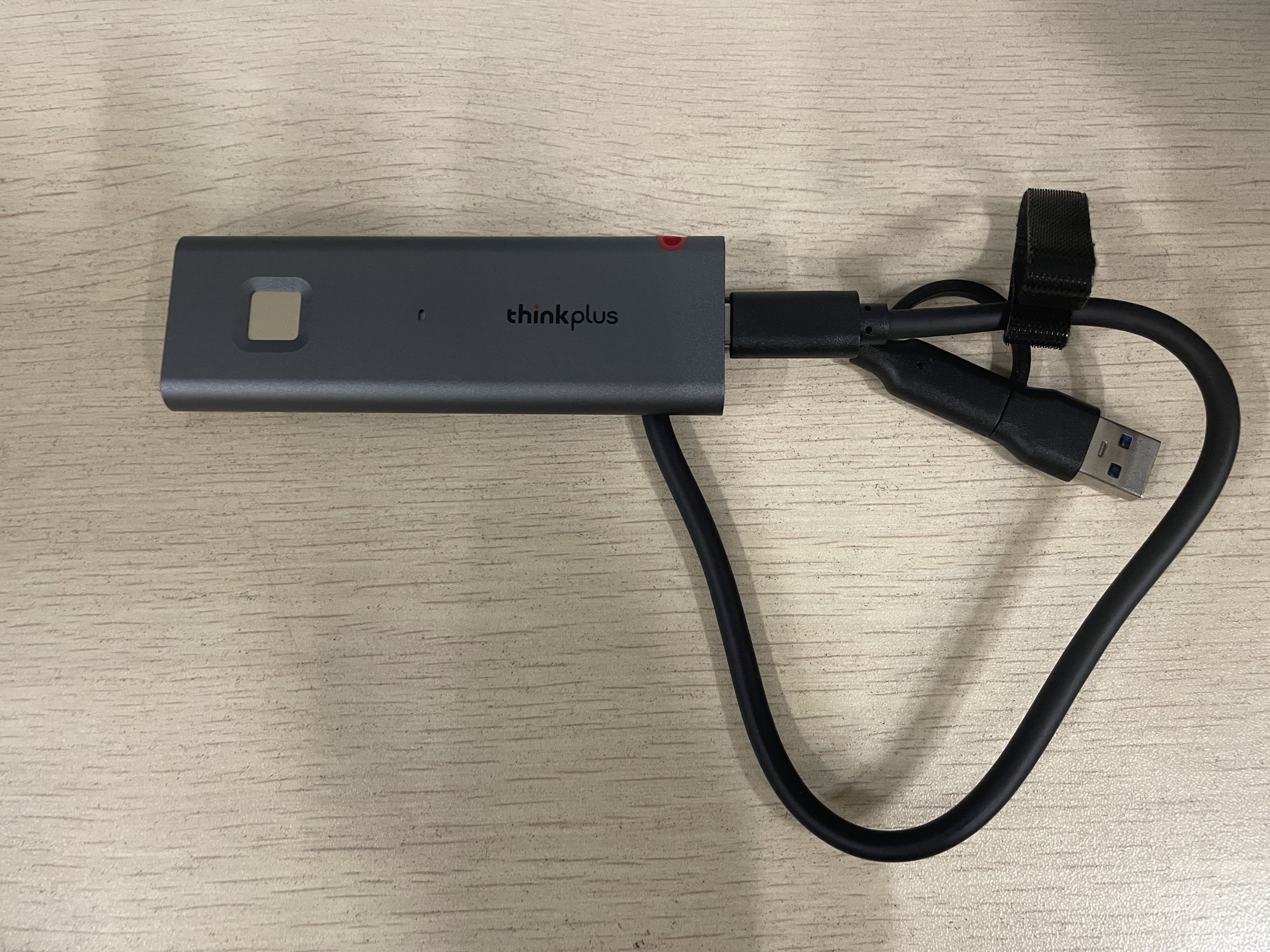 thinkplus联想移动固态硬盘2TB 指纹加密520MB/s 高速PSSD电脑手机直连type-C办公硬盘TSD303系列 实拍图