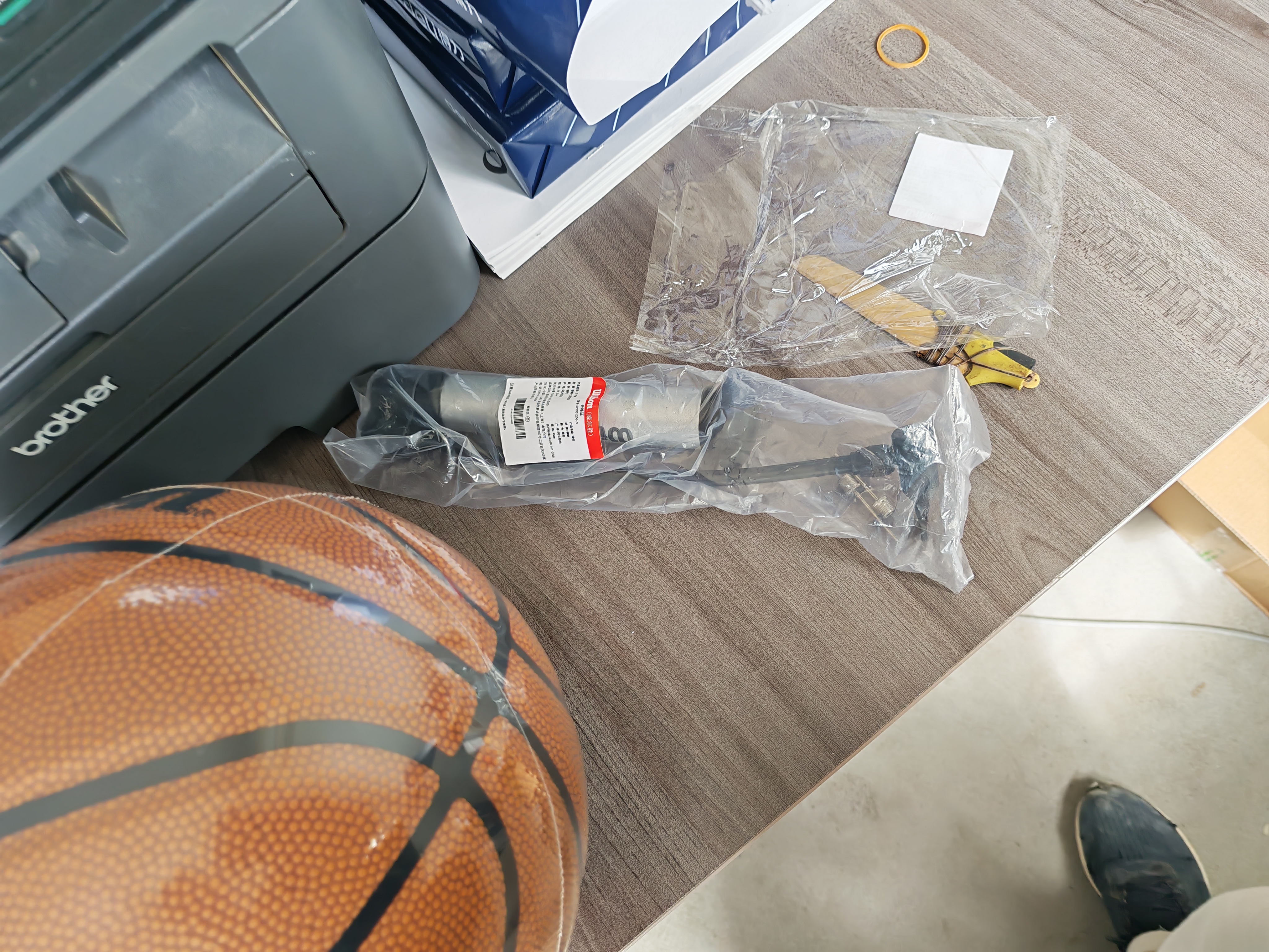 威尔胜（Wilson）NBA防尘篮球7号室内外比赛训练吸湿耐磨外场专用球 ENCORE PLUS 【爆款 ENCORE PLUS】外场首选防尘篮球 7号篮球(标准球) 实拍图