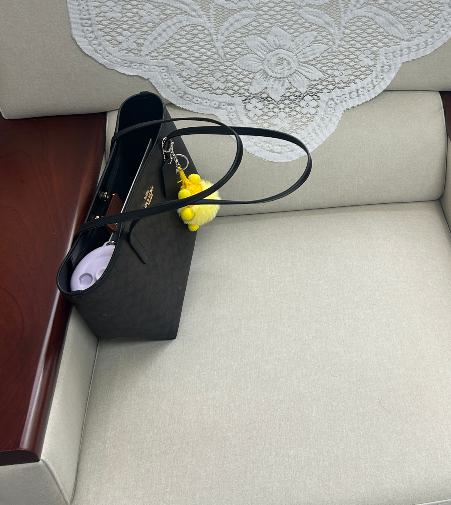 蔻驰（COACH）奥莱女士女包经典标志中号CITY托特包单肩包手提包通勤礼物city26 核桃棕色 黑色 实拍图