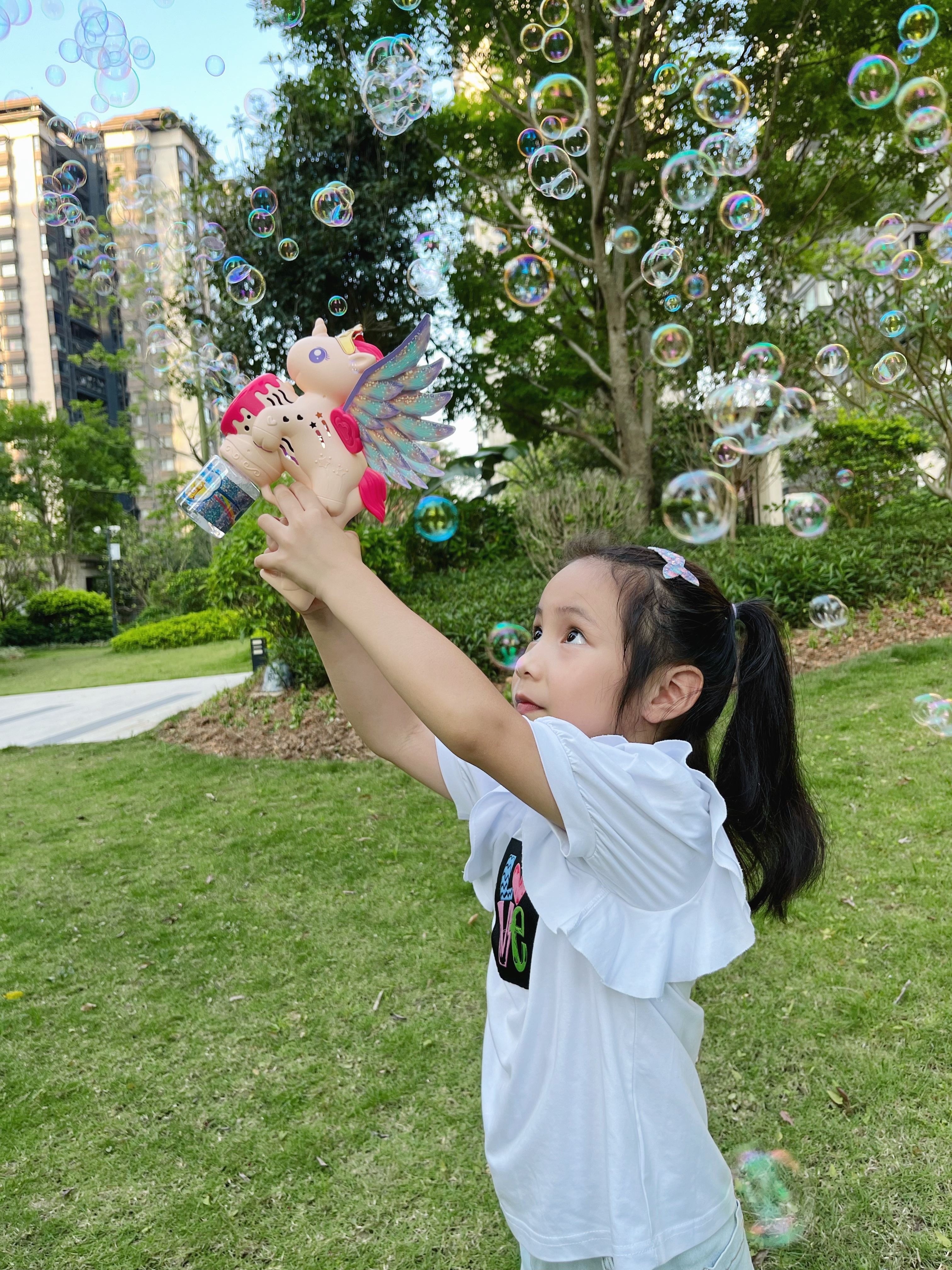 艾杰普（JEPPE）新款手持电动泡泡机儿童女孩泡泡枪全自动户外小马独角兽玩具 实拍图