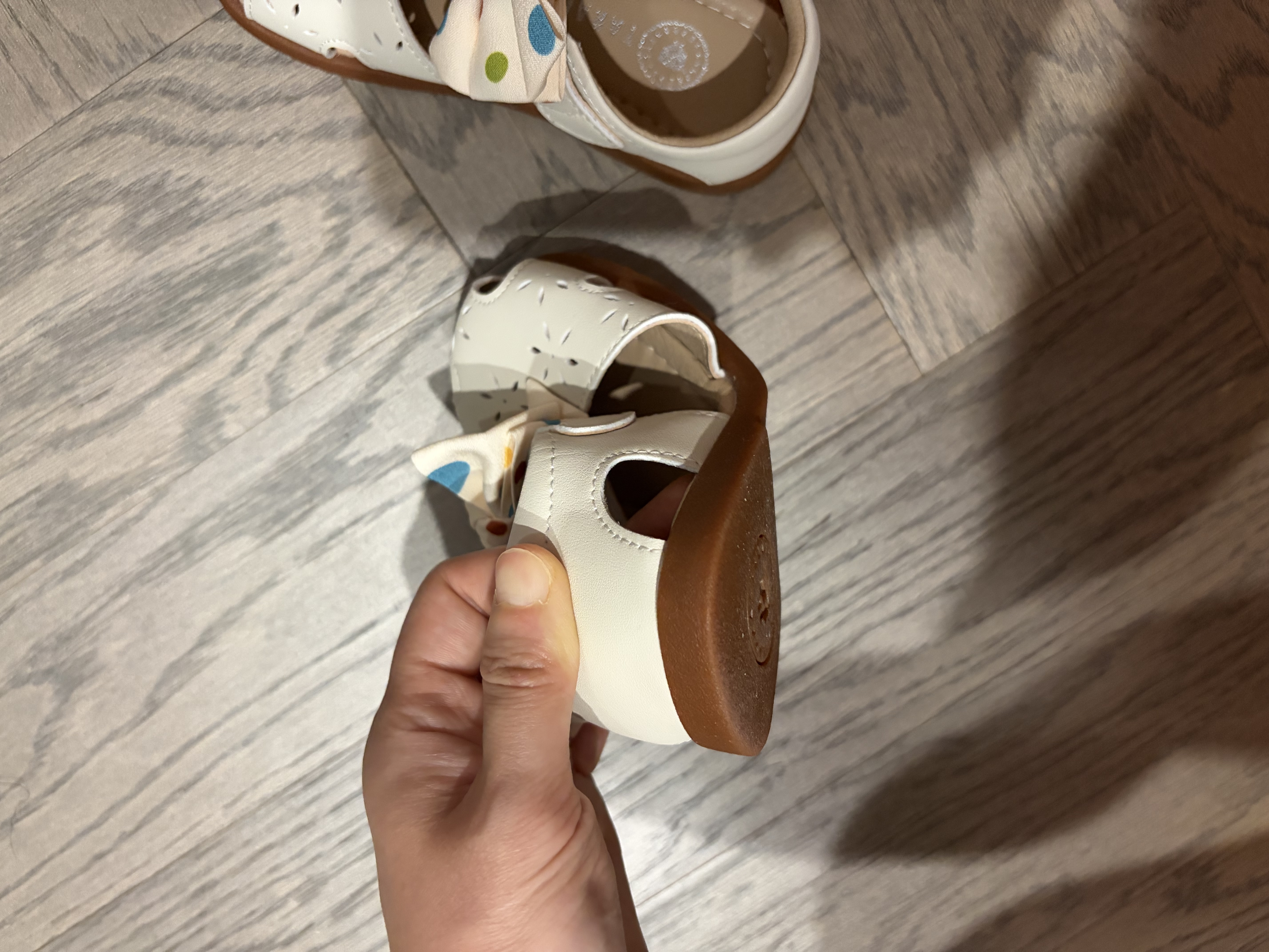 泰兰尼斯夏季新款儿童凉鞋波点蝴蝶结包头凉鞋防滑软底女宝宝鞋子白色23码 实拍图