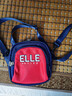 ELLE ACTIVE小巧轻便撞色斜挎包手机包经典百搭时尚个性休闲运动小包包 蓝/红色 实拍图