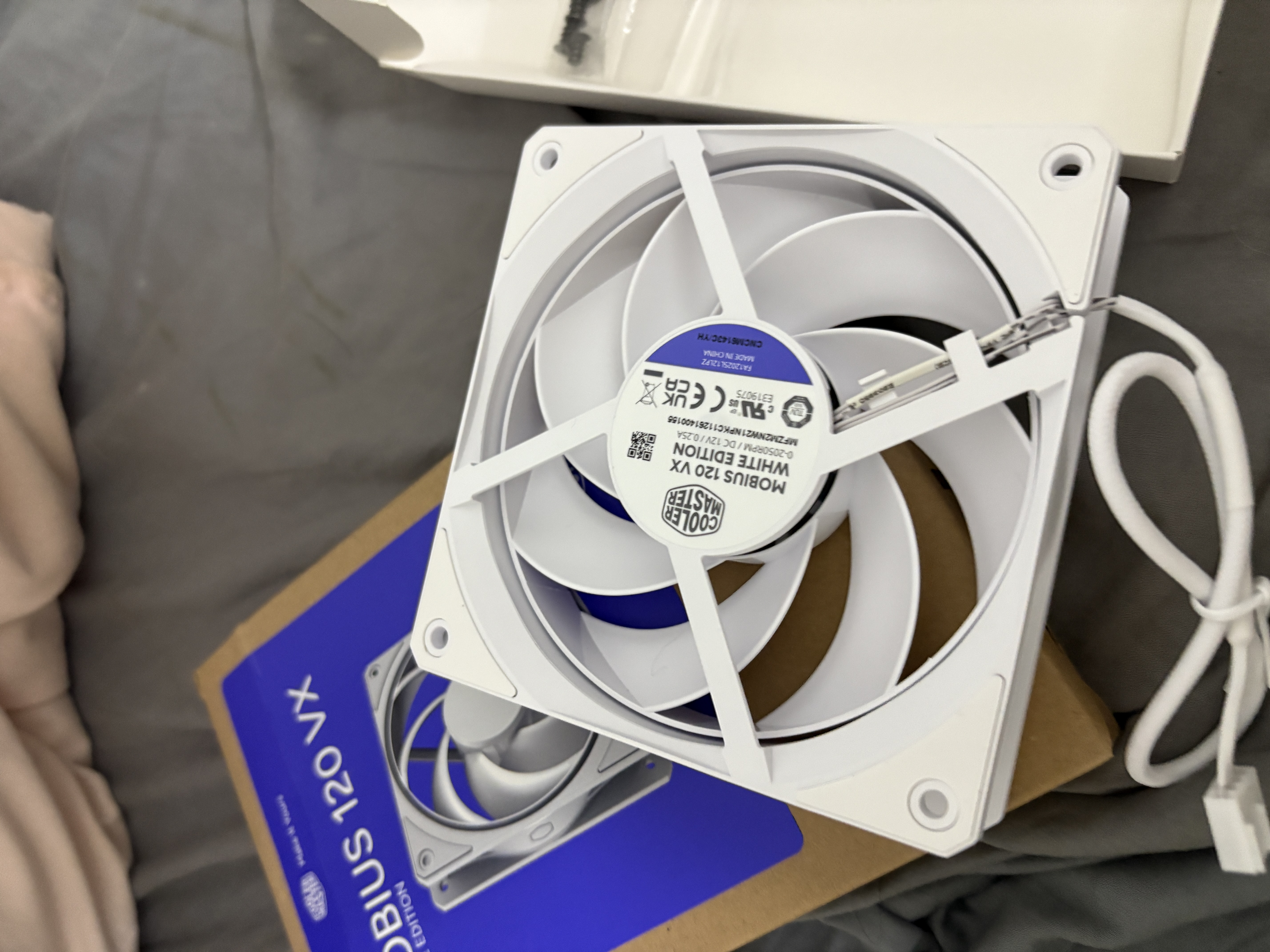 酷冷至尊（CoolerMaster）莫比乌斯 120 机箱单体风扇12cm白色版 环形扇叶/几何防震/LDB轴承/五年质保 实拍图