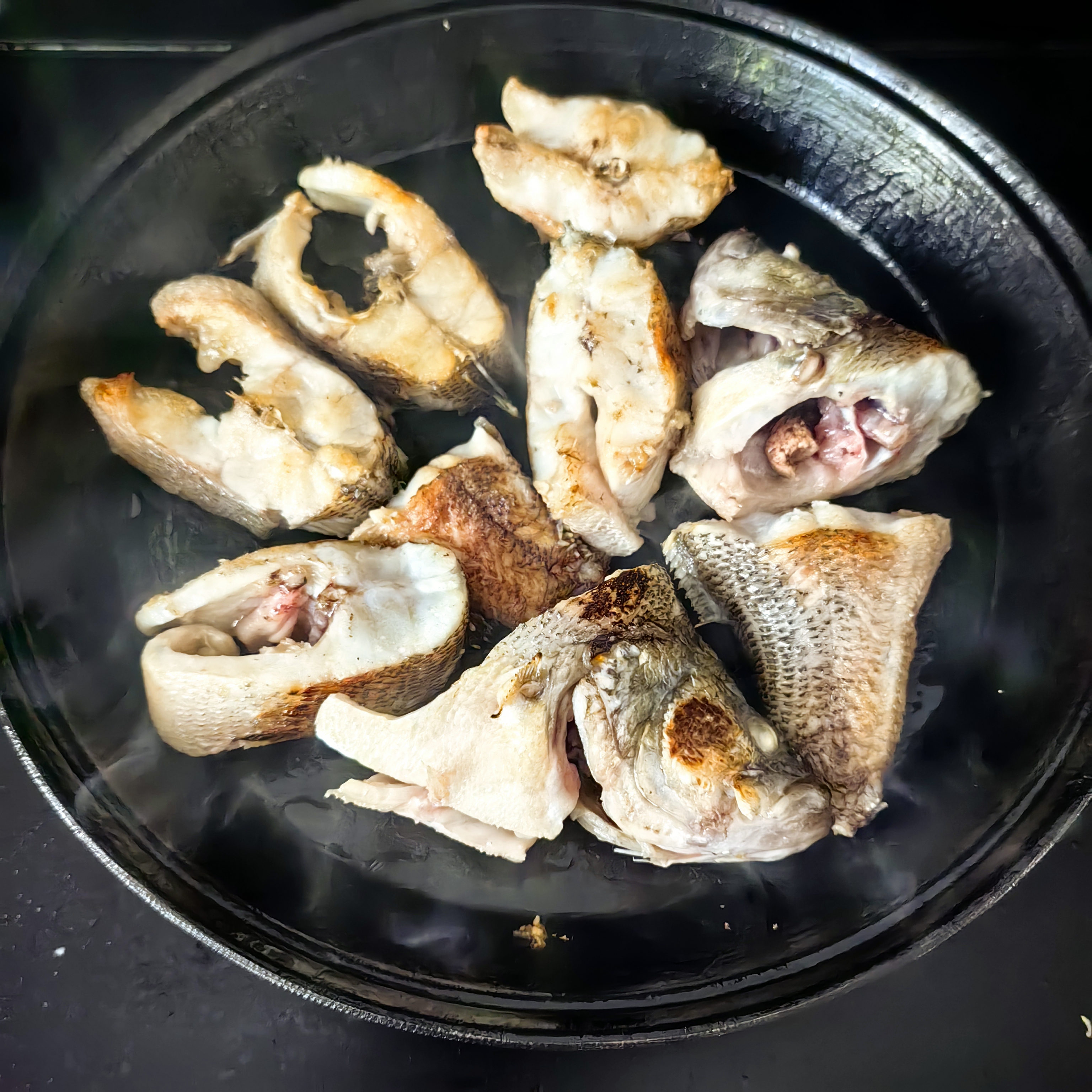 黄三皇铸铁平底锅煎锅生铁无涂层老式双耳燃气电磁炉通用烙饼烤肉不粘 老式双耳煎锅 32cm 实拍图