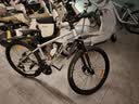 京东京造 XC350山地自行车铝合金禧玛诺21速油压碟刹成年人学生15寸时空银 实拍图