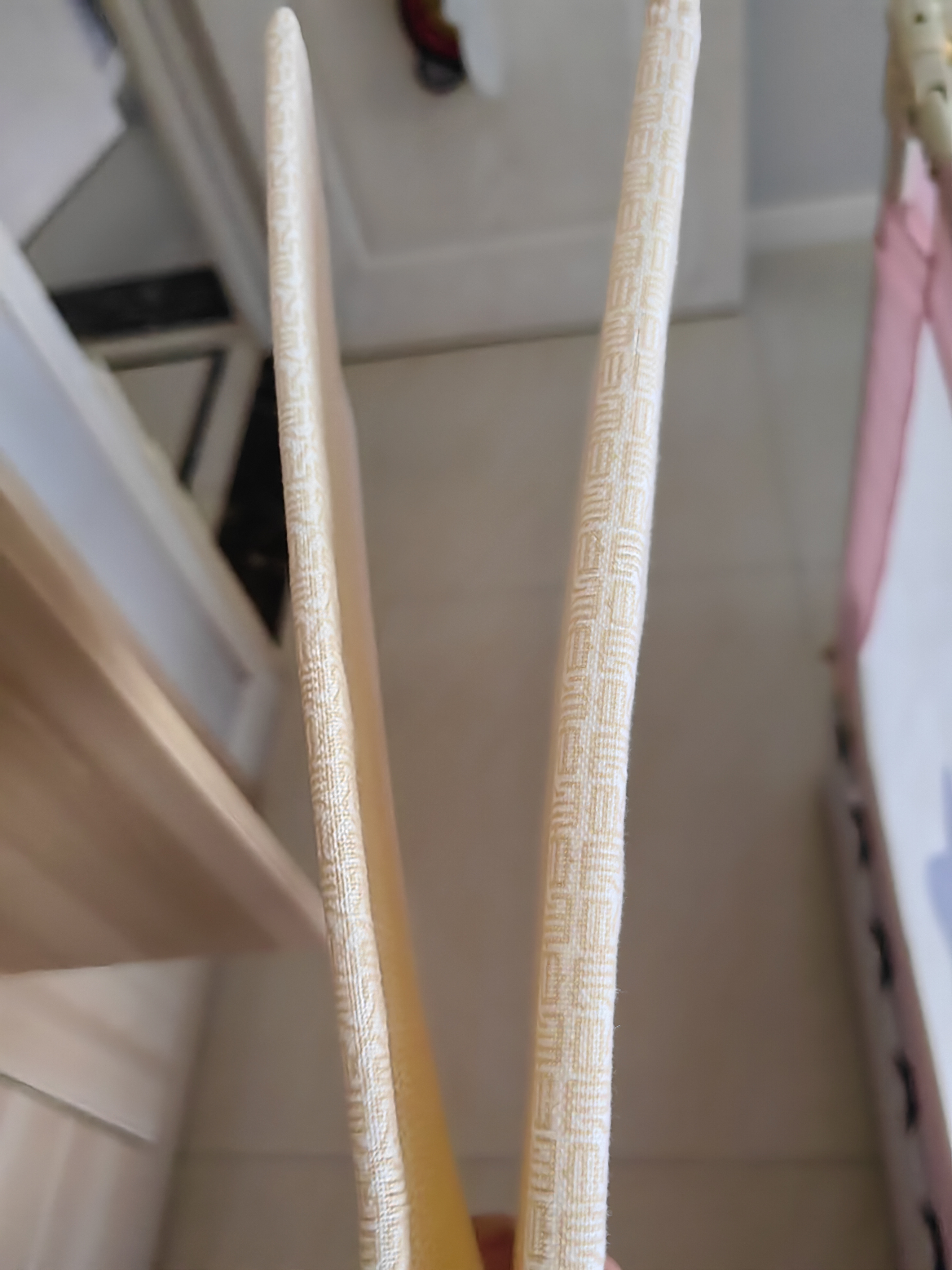 良良婴儿枕头定型枕0-3岁新生儿防偏头睡圆头抑菌儿童枕粉格(单枕套) 实拍图