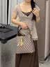 纪诗哲轻奢包包女包2026年新款单肩包女士斜挎水桶包生日礼物送女友老婆 卡其色｜配灵动狐狸挂饰｜品牌礼盒装 女生包包洋气小众时尚百搭高级感实用情人节纪念日礼物 实拍图