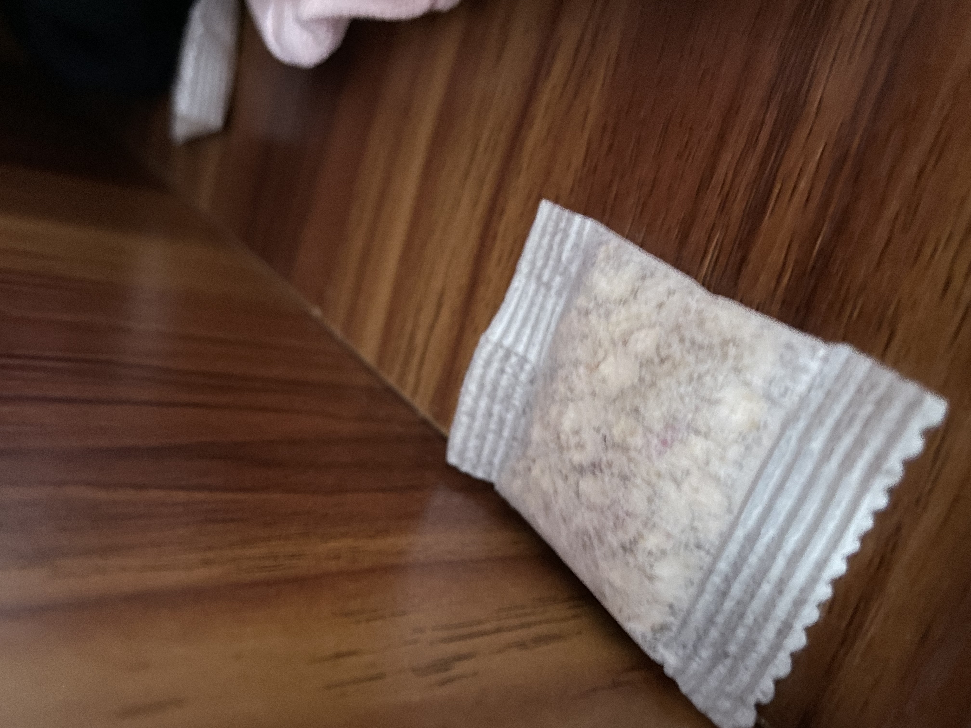 初蔓樟脑丸衣柜防霉防潮除味防蛀驱虫香薰包持久留香母婴级衣物干燥剂 【防霉防蛀】山茶花香氛樟脑丸1盒48枚 大型商超梅雨季防霉防潮驱虫必备品 实拍图
