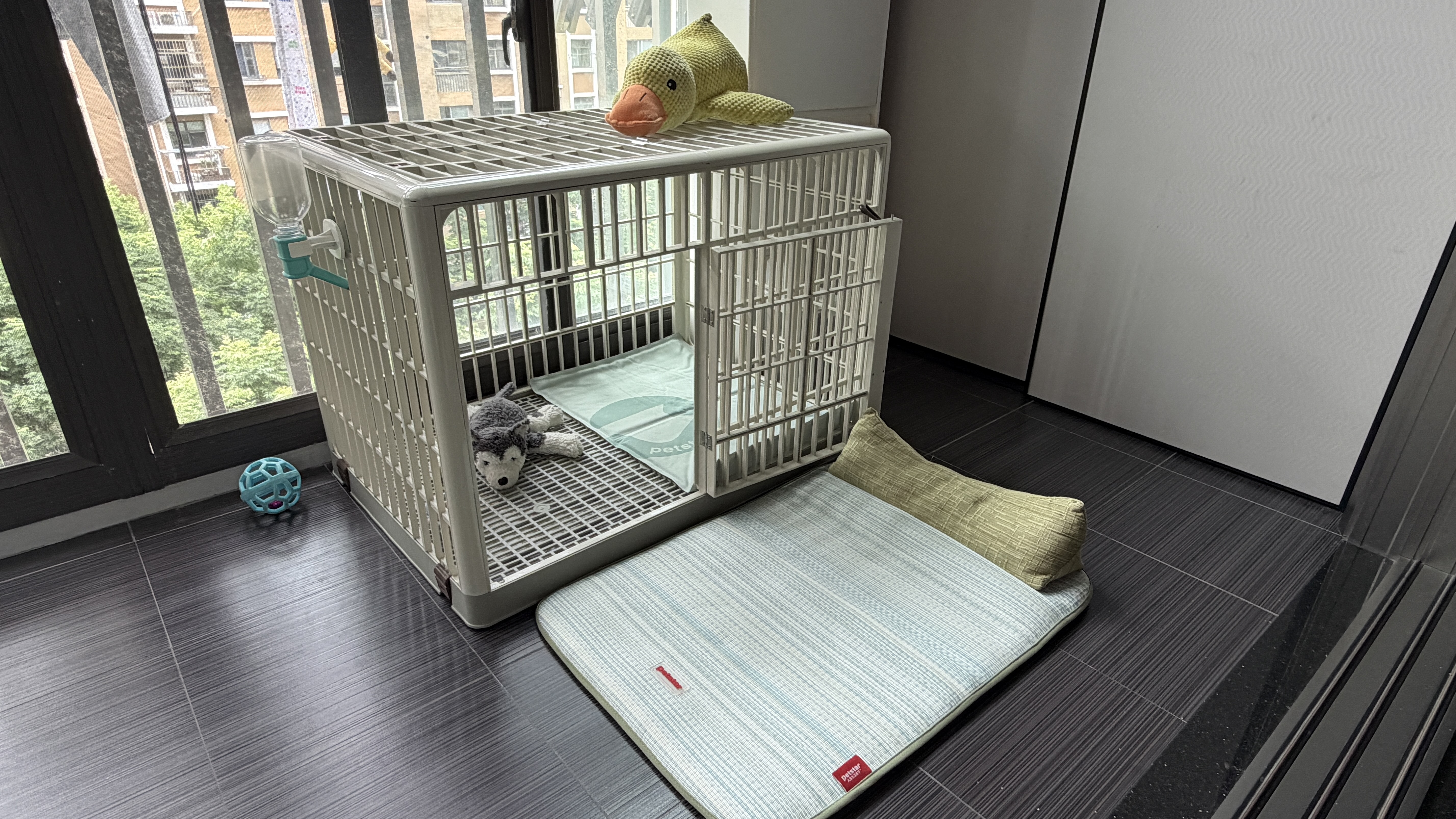 PETSTAR树脂宠物笼子 中小型宠物室内围栏家用狗笼子 82.2*56.6*62.5cm 实拍图