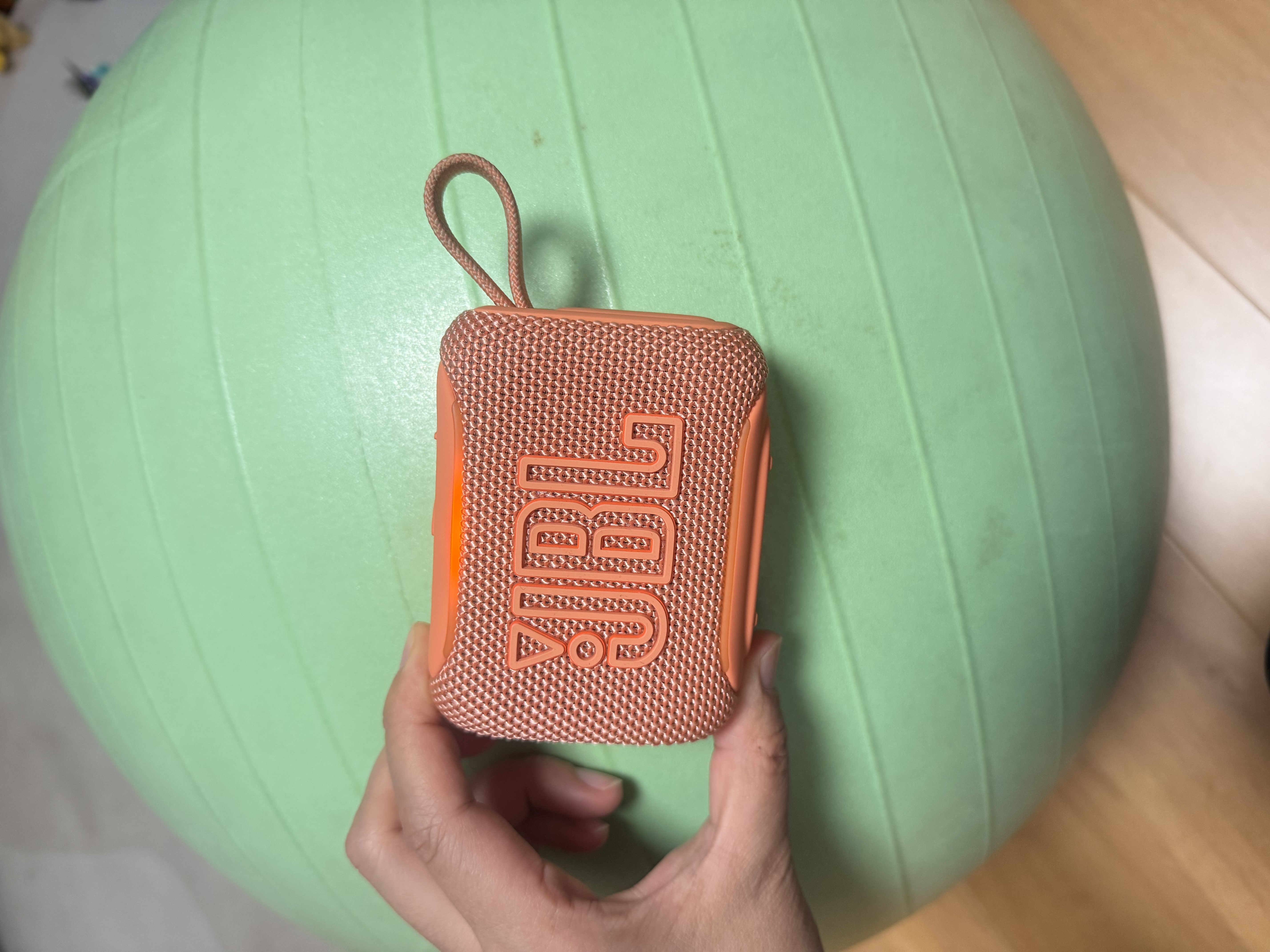 JBLGO5 音乐金砖五代 电脑音响 GO4便携式蓝牙音箱  低音炮防水户外露营 迷你骑行音响 开学礼物 补贴 【重磅新品】GO5西柚橘 蓝牙音箱 实拍图
