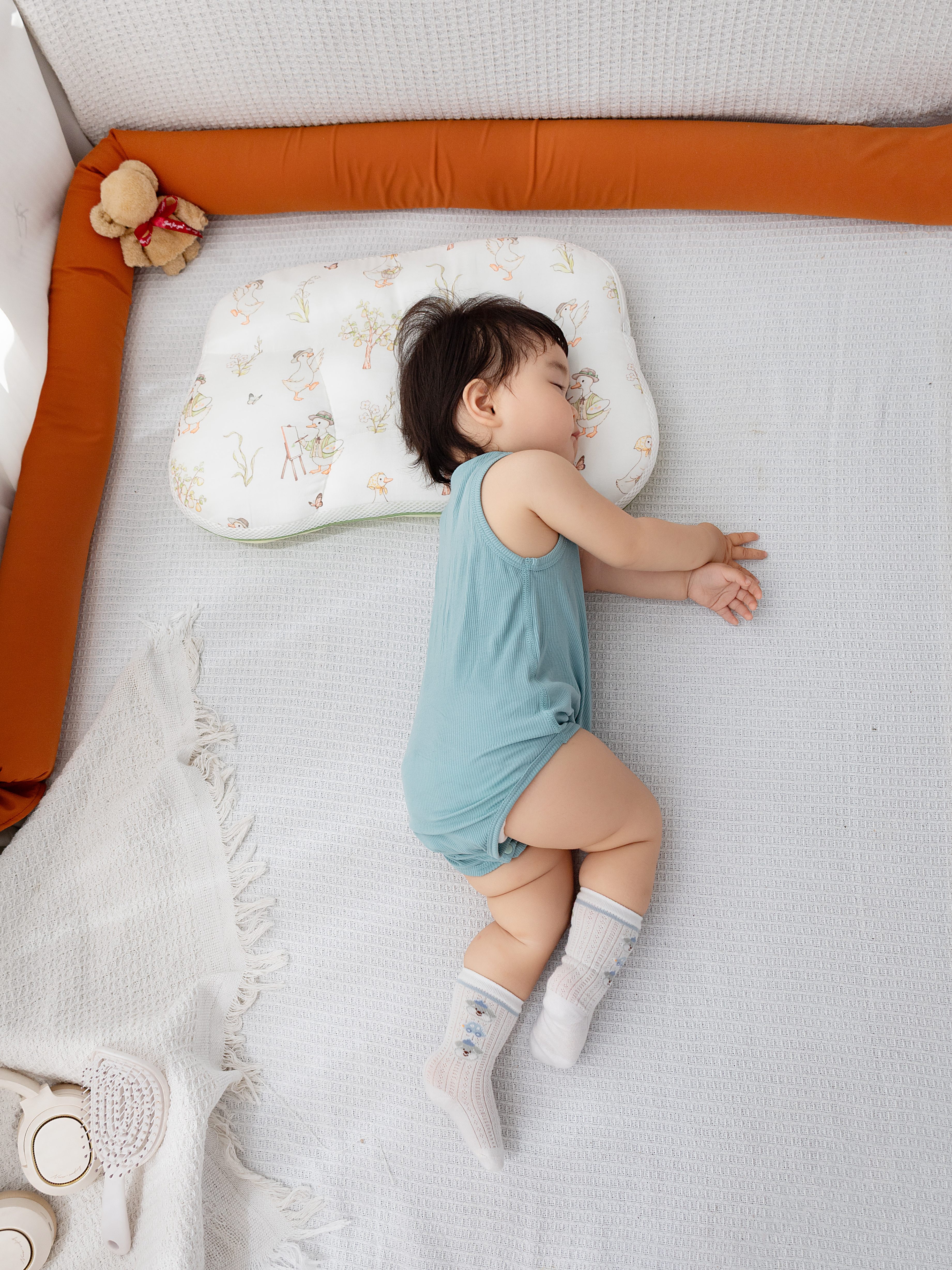 爱宝适儿童枕头2-3-6岁宝宝枕头婴儿分区枕幼儿园枕头  鸭梨庄园S231 实拍图