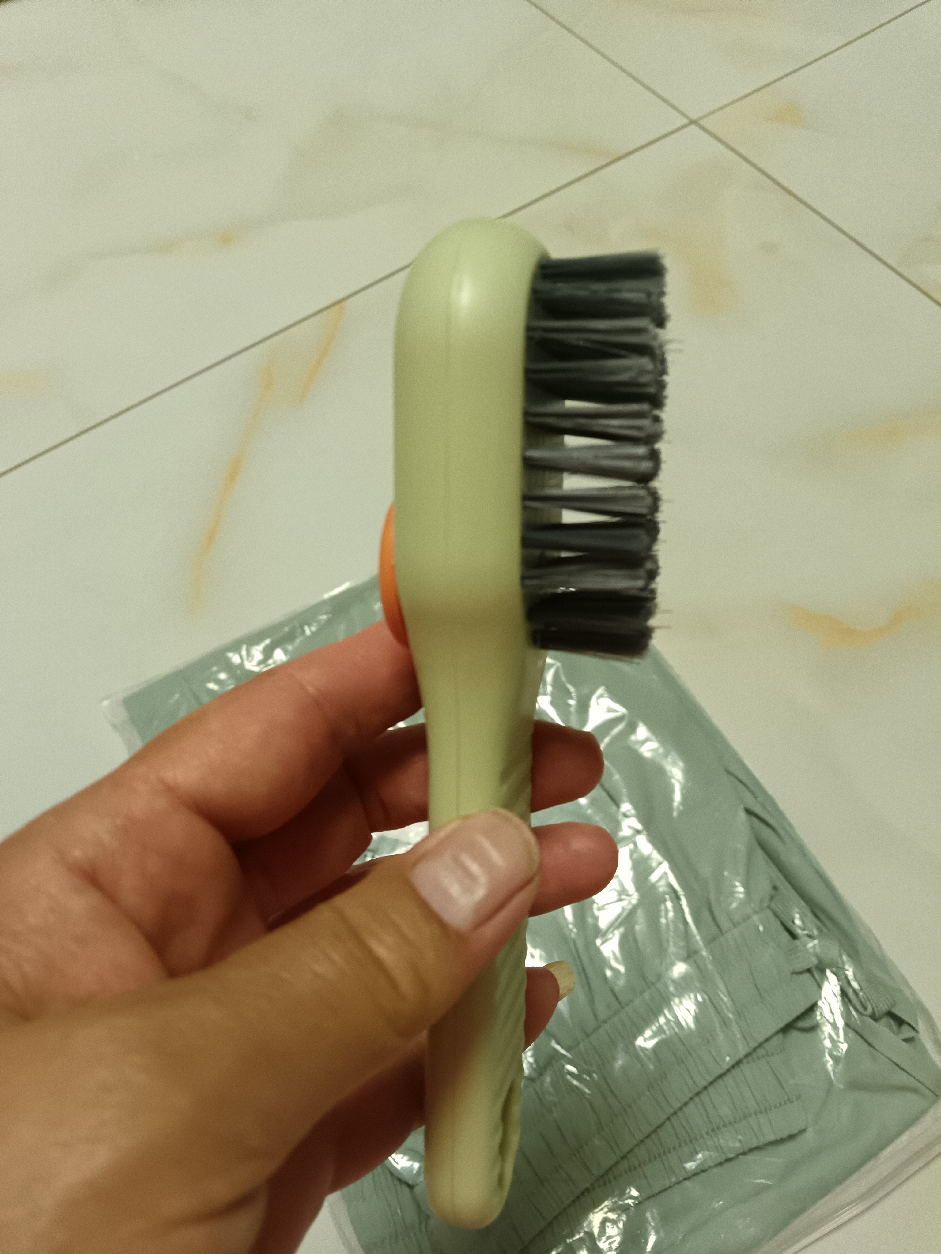 加液鞋刷居家多功能加液鞋刷家用按压式软毛洗衣清洁洗鞋刷不伤 绿色鞋刷【单个装/送挂钩】 实拍图