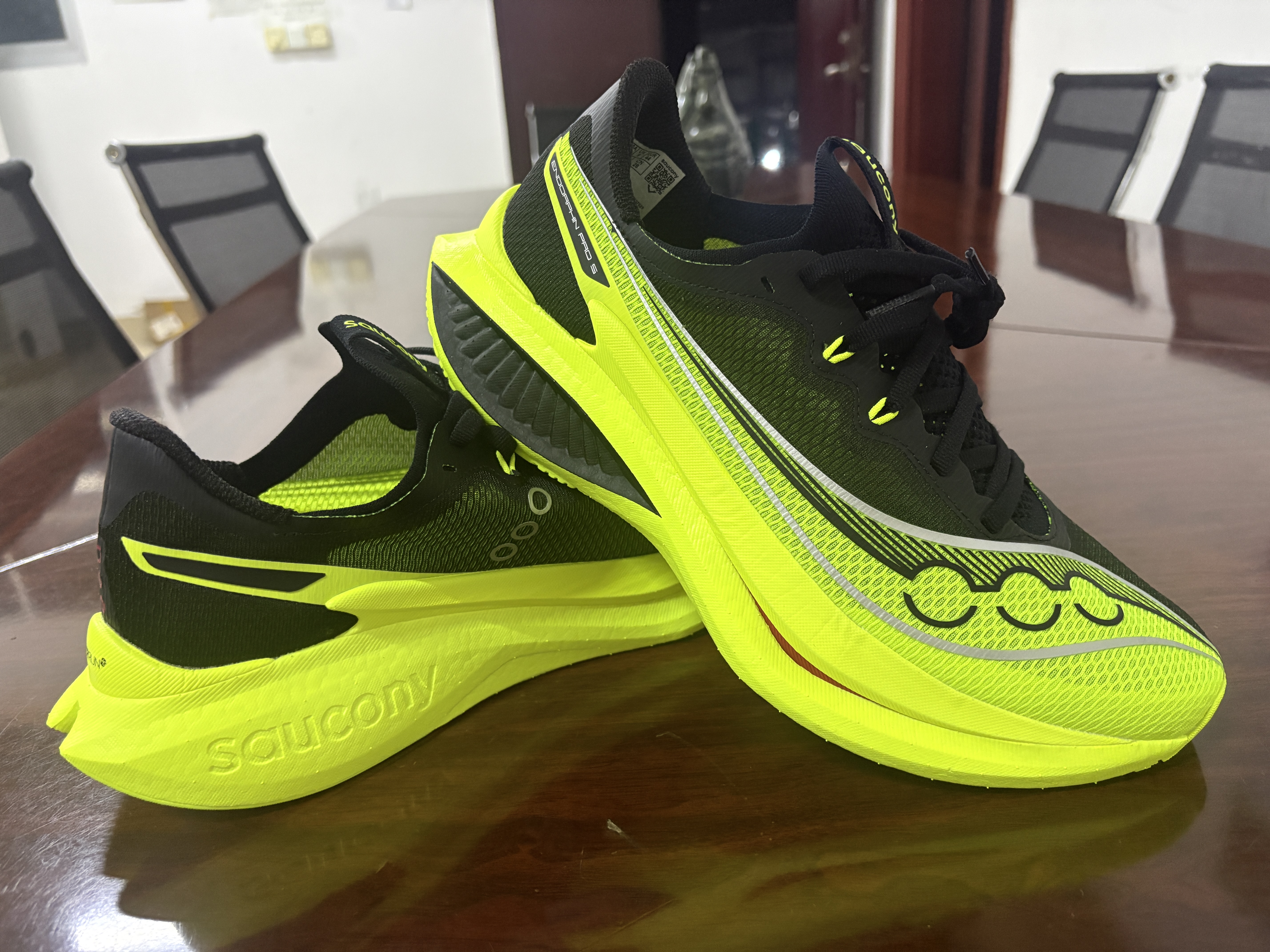 SAUCONY索康尼ENDORPHIN PRO啡鹏5竞速碳板运动训练运动跑鞋 绿黑 44 实拍图