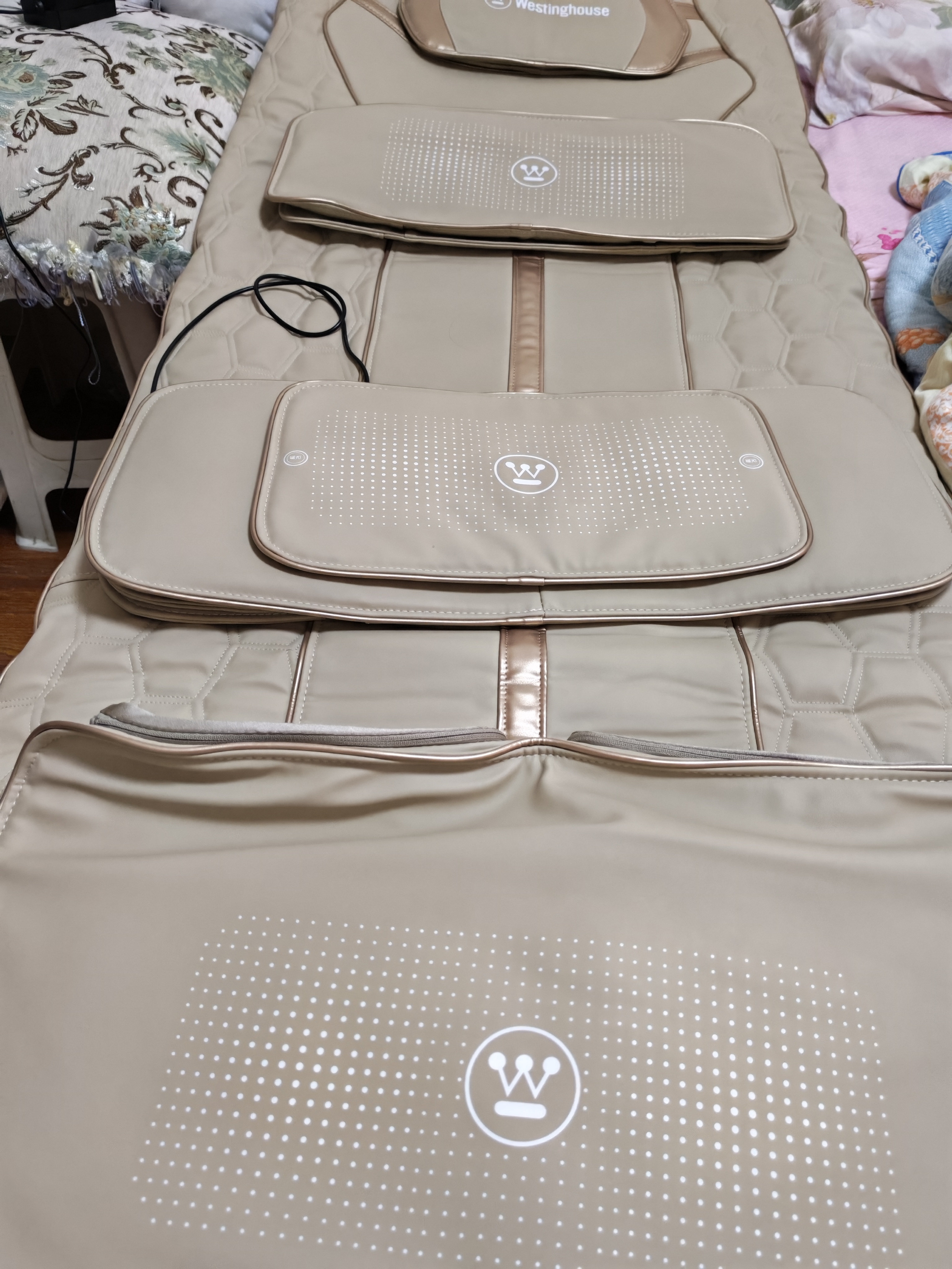 西屋（Westinghouse）S200/S206/S206Pro按摩垫全身拉伸垫躺垫床上折叠按摩椅家用迷你腰背部按摩床垫爸妈情侣礼物 S206Pro欧米咖【腿足360度包裹按摩】 【放松好睡眠】 实拍图