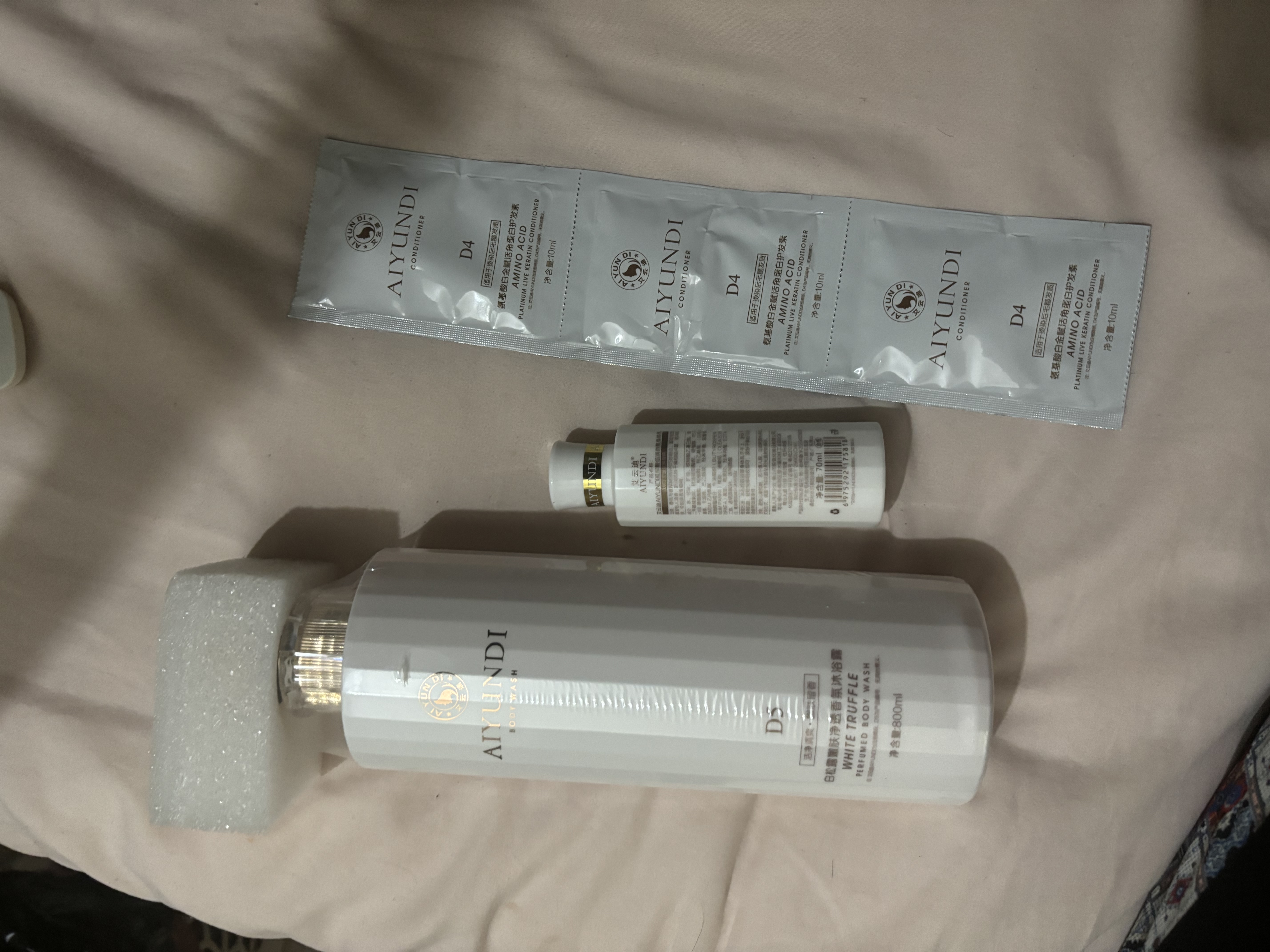 艾云迪氨基酸洗发水露洗头膏去屑止痒柔顺蓬松控油持久留香套装男女人士 白松露嫩肤净透香氛沐浴露800ml 香水版 实拍图