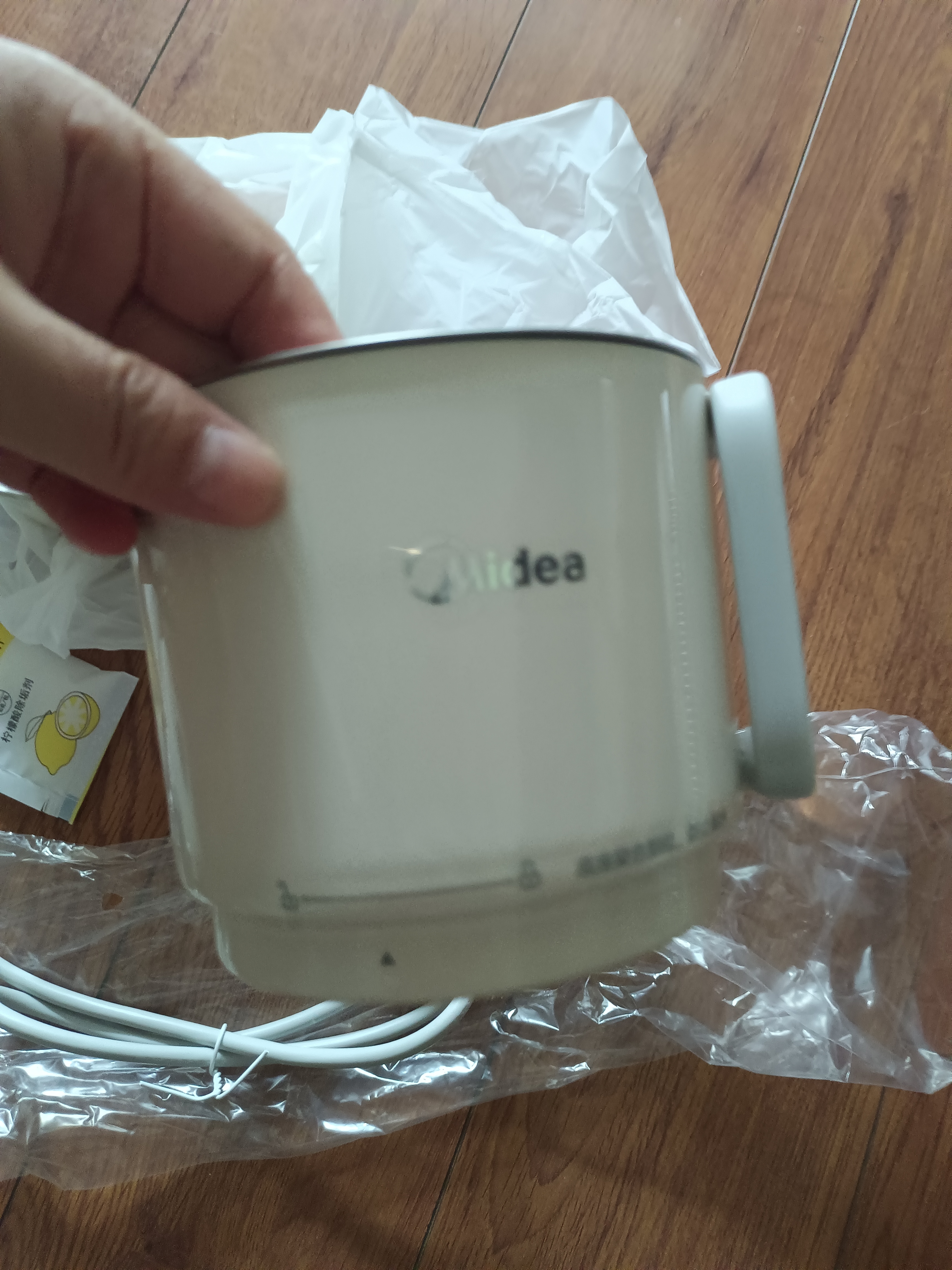美的（Midea）便携式烧水壶 电水壶热水壶折叠水壶恒温壶 316L不锈钢水壶迷你烧水杯旅行出差家用 0.8L 全钢可拆卸折叠宿舍两用 实拍图