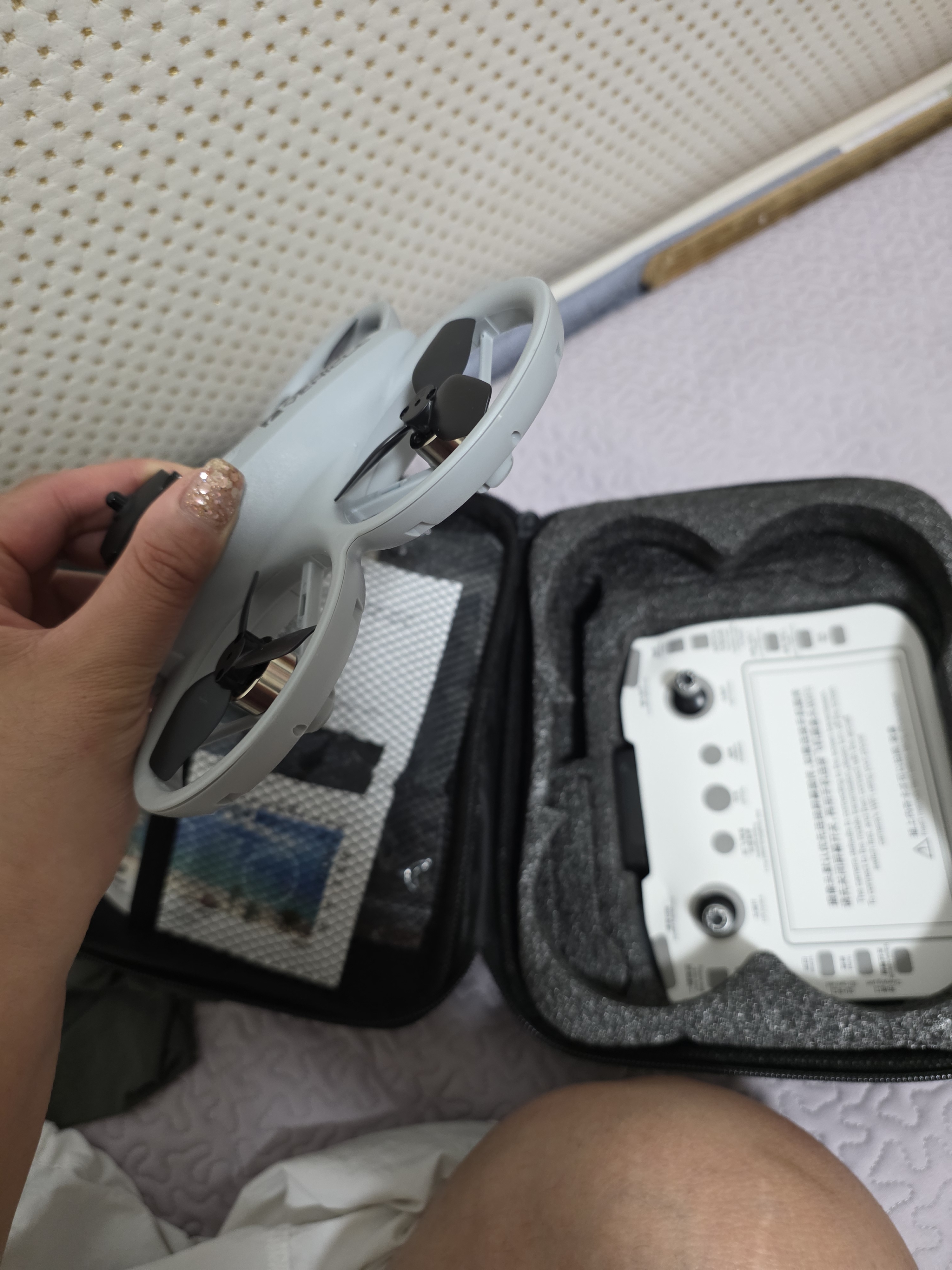 科学怪兽非大疆无人机高清大屏航拍穿越遥控飞机玩具男孩生日礼物照相机 实拍图