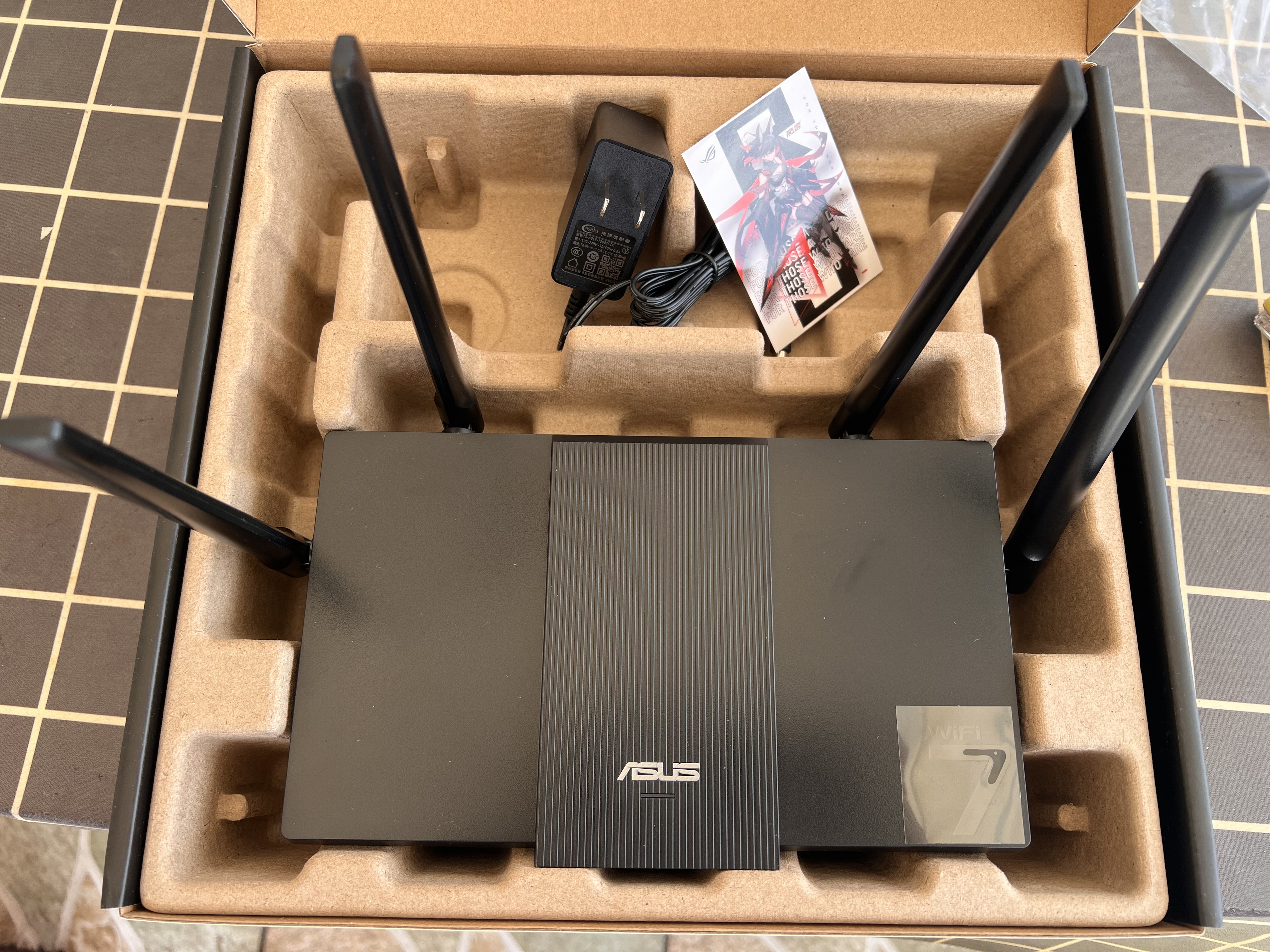 华硕（ASUS）【焕新补贴】RT-BE57 WiFi7电竞游戏加速路由器家用无线千兆路由全屋WiFi7 2.5g口Aimesh随心组 实拍图