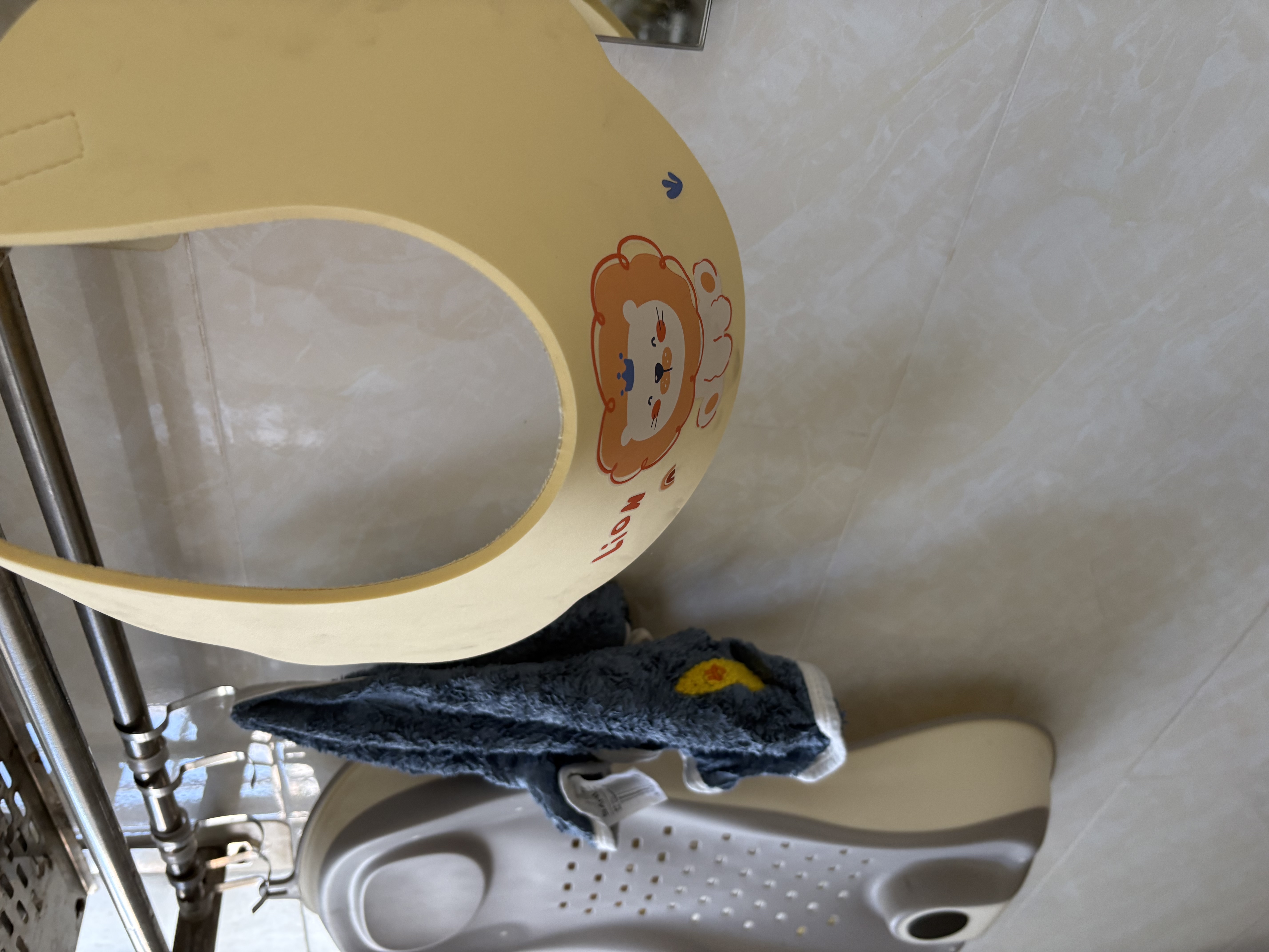 爱贝迪拉宝宝洗头挡水帽儿童洗澡头发神器婴儿小孩防水护耳帽子洗发帽浴帽 实拍图