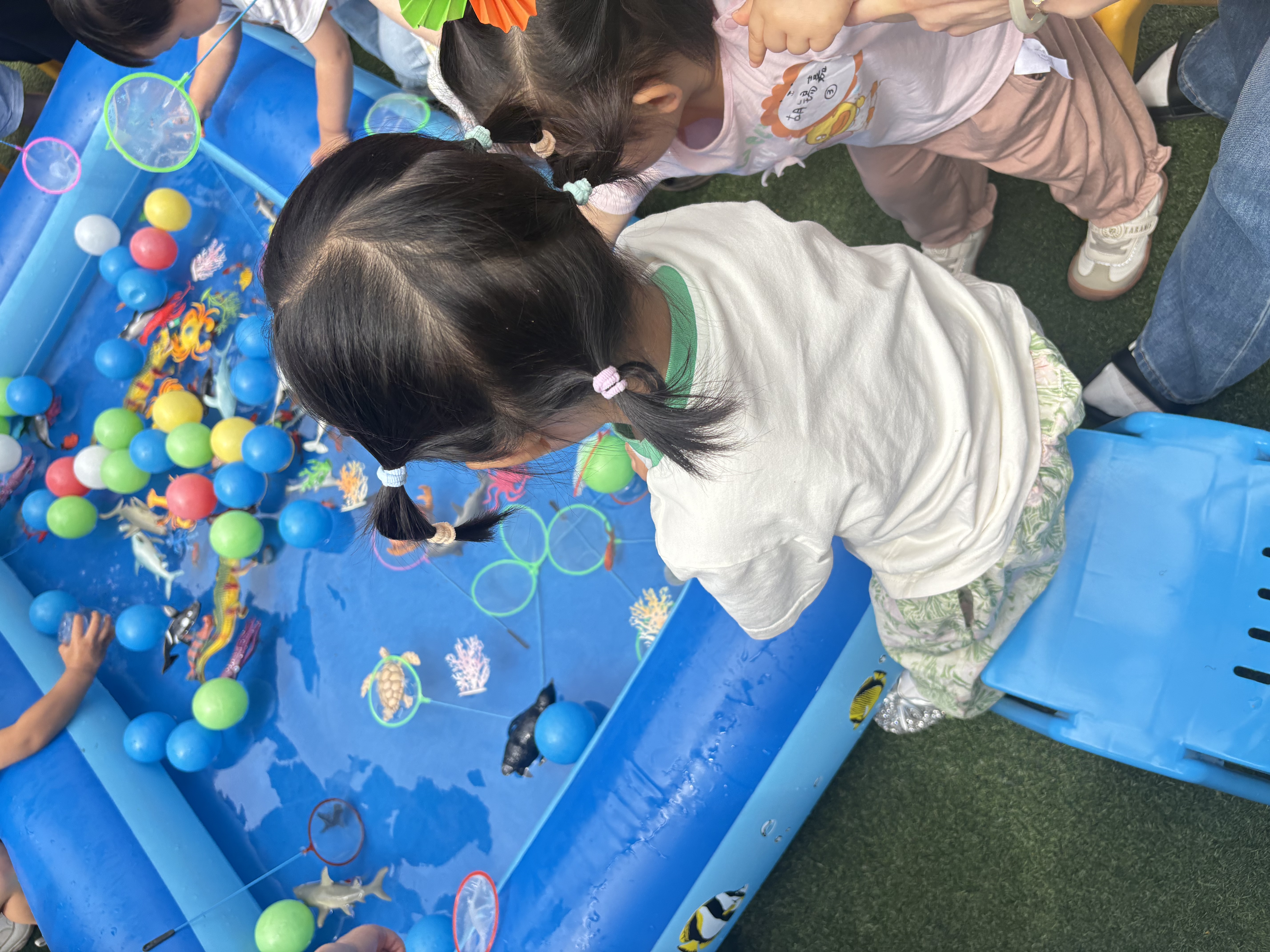 斯纳菲女童皮鞋春秋新款宝宝爱莎儿童公主鞋女童软底透气水晶鞋 月光银 27 脚长16.4cm 实拍图