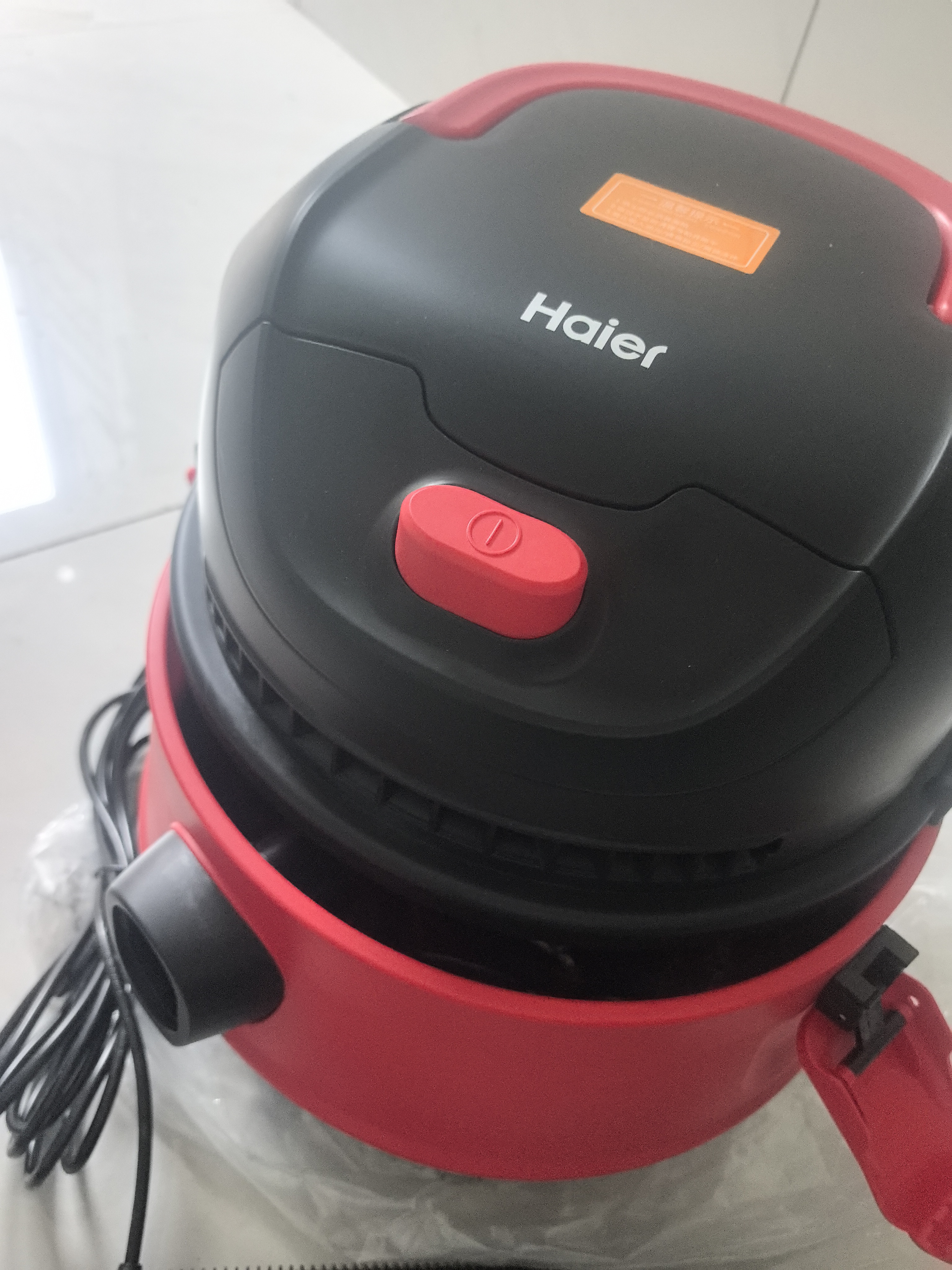 海尔（Haier） 桶式吸尘器家用大功率强劲吸力有线车载干湿吹多功能地毯办公室吸宠物猫发HZ-T615R 干湿吹三用 实拍图