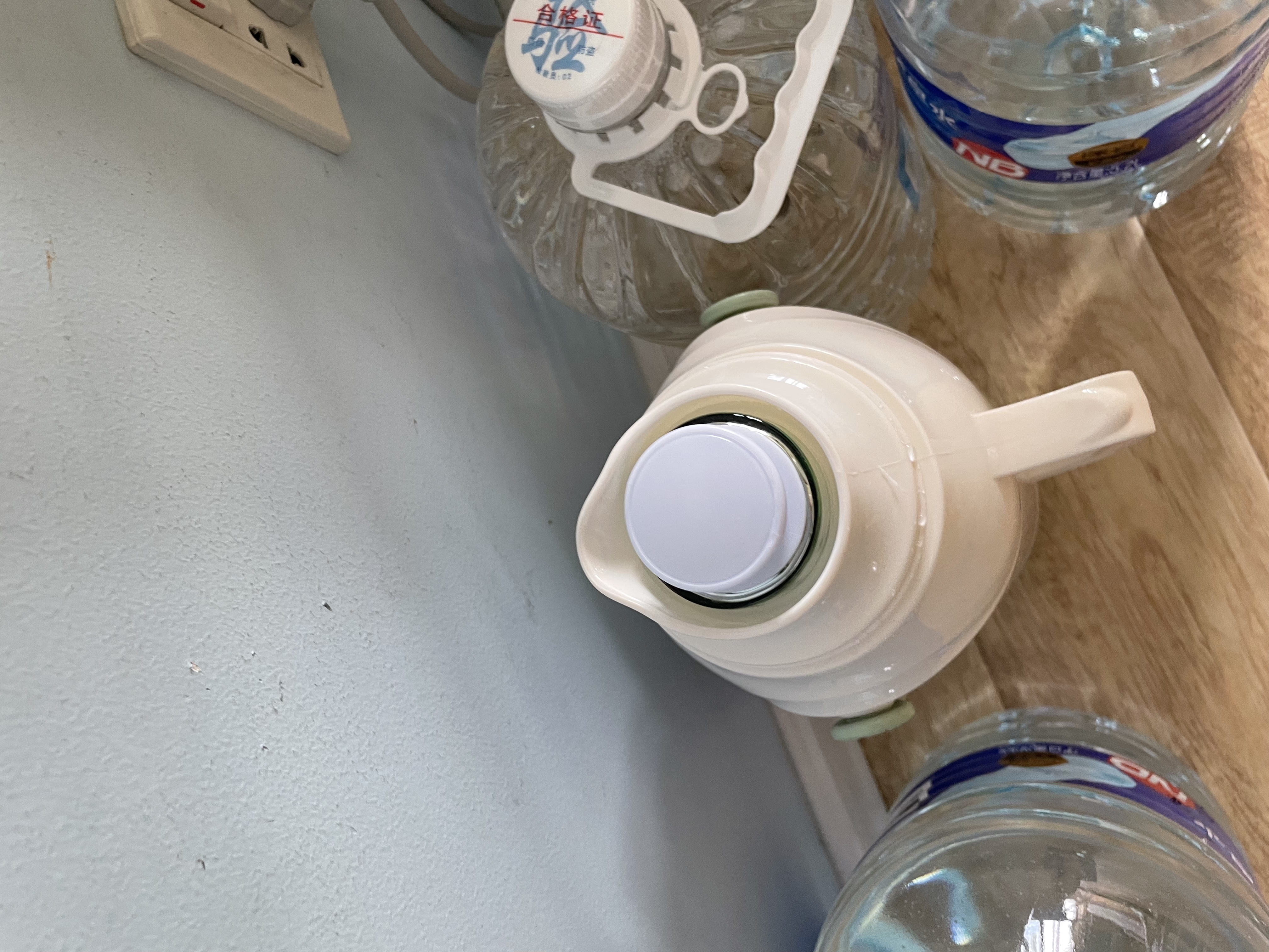 JEKO&JEKO热水瓶家用开水保温壶茶瓶宿舍学生暖瓶保暖水壶小暖壶大容量便携 抹茶奶霜绿2L 马卡龙保温瓶 实拍图