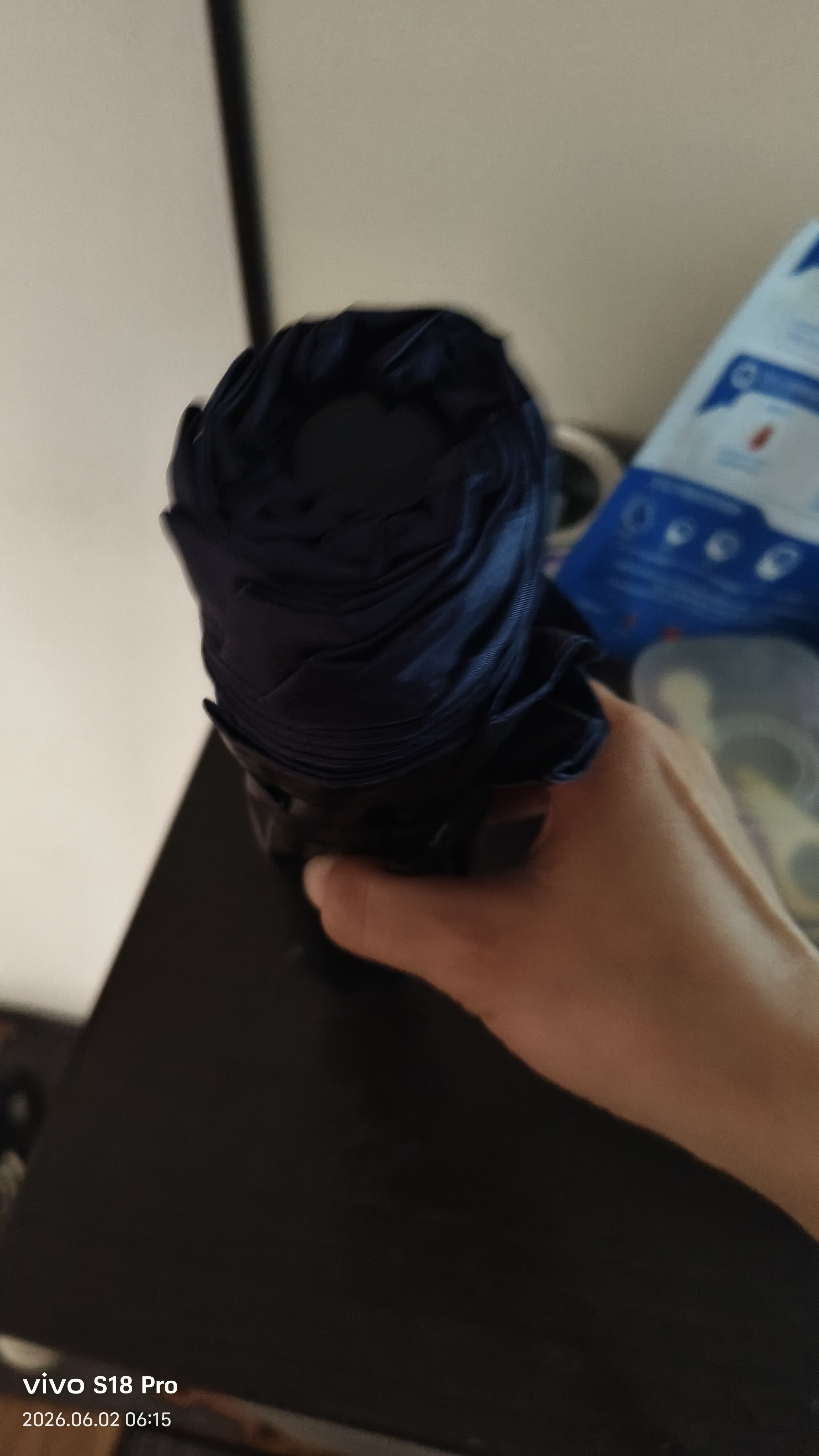 天堂伞 双人晴雨伞三折 加大号抗风黑胶防晒遮阳晴雨两用伞 33188深藏青 实拍图