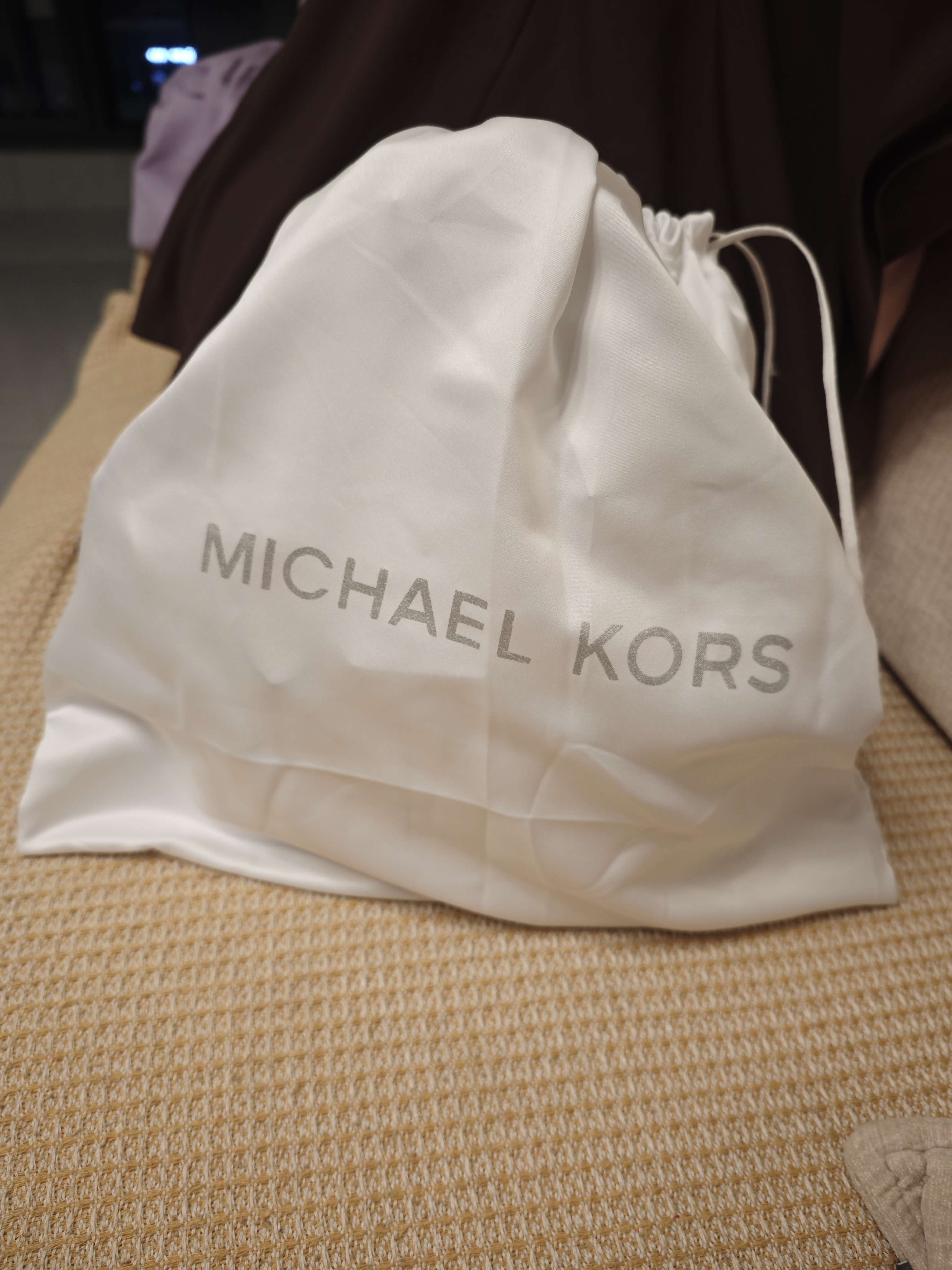 MICHAEL KORS 迈克高仕 MK Hyde 女士小号饺子包斜挎手提包 奶白色 289 小号 实拍图