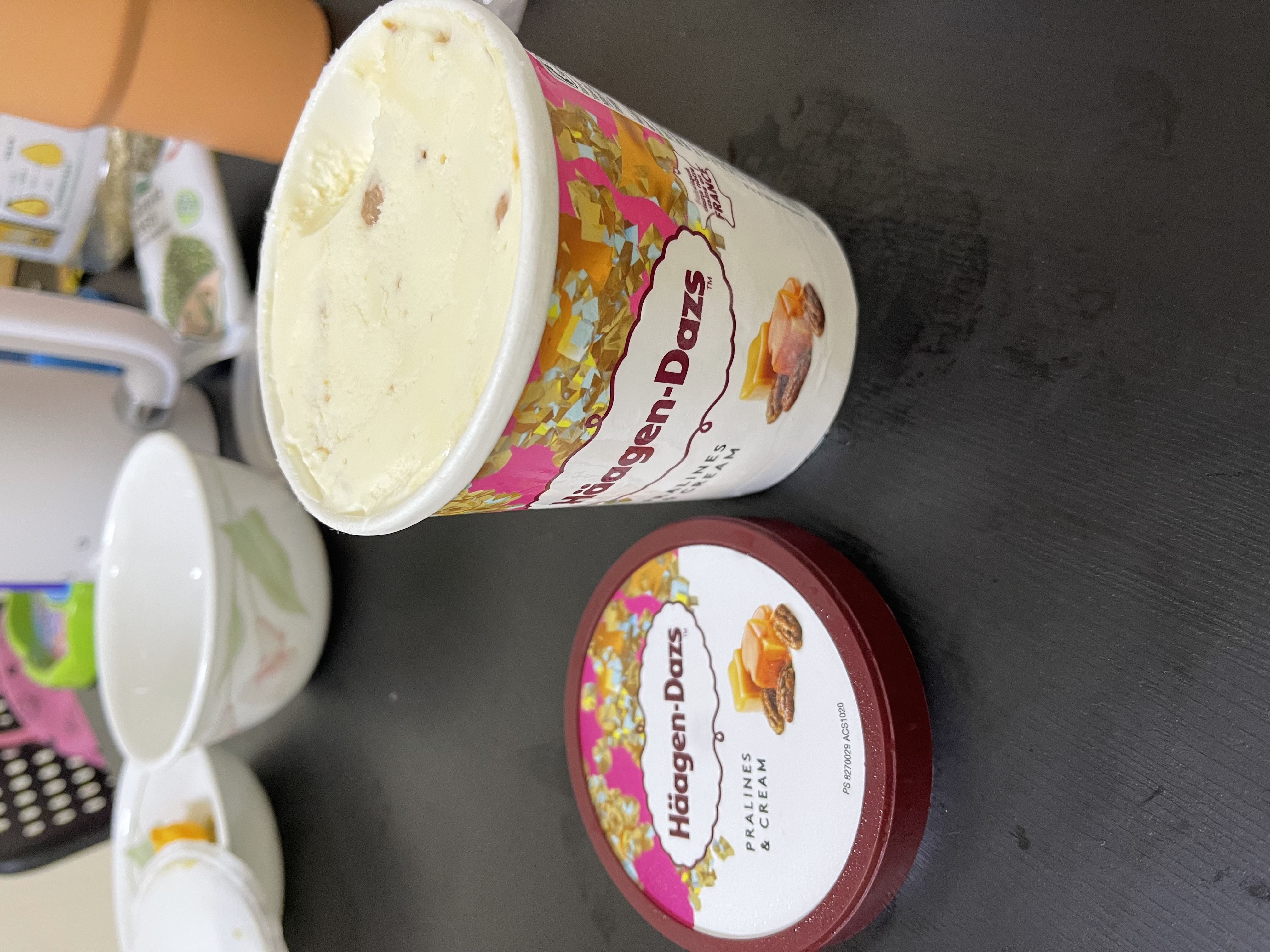 哈根达斯（Haagen-Dazs）夏威夷果薄脆冰淇淋460ML/桶 实拍图